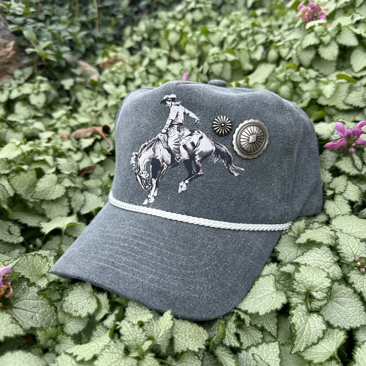 VINTAGE BUCKING HORSE TRUCKER HAT