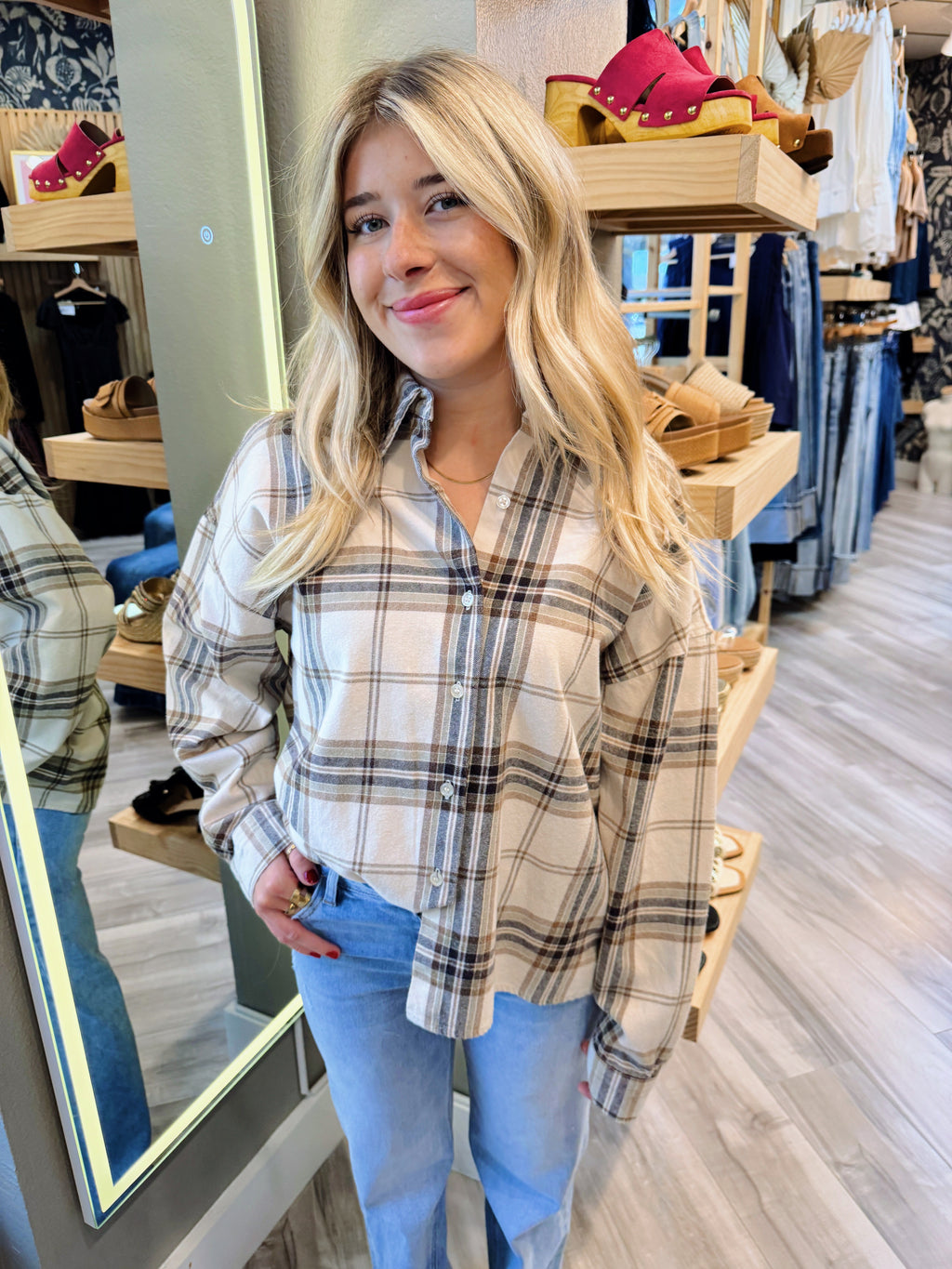 KHAKI PLAID COLLARED BUTTOIN DOWN LS SHIRT