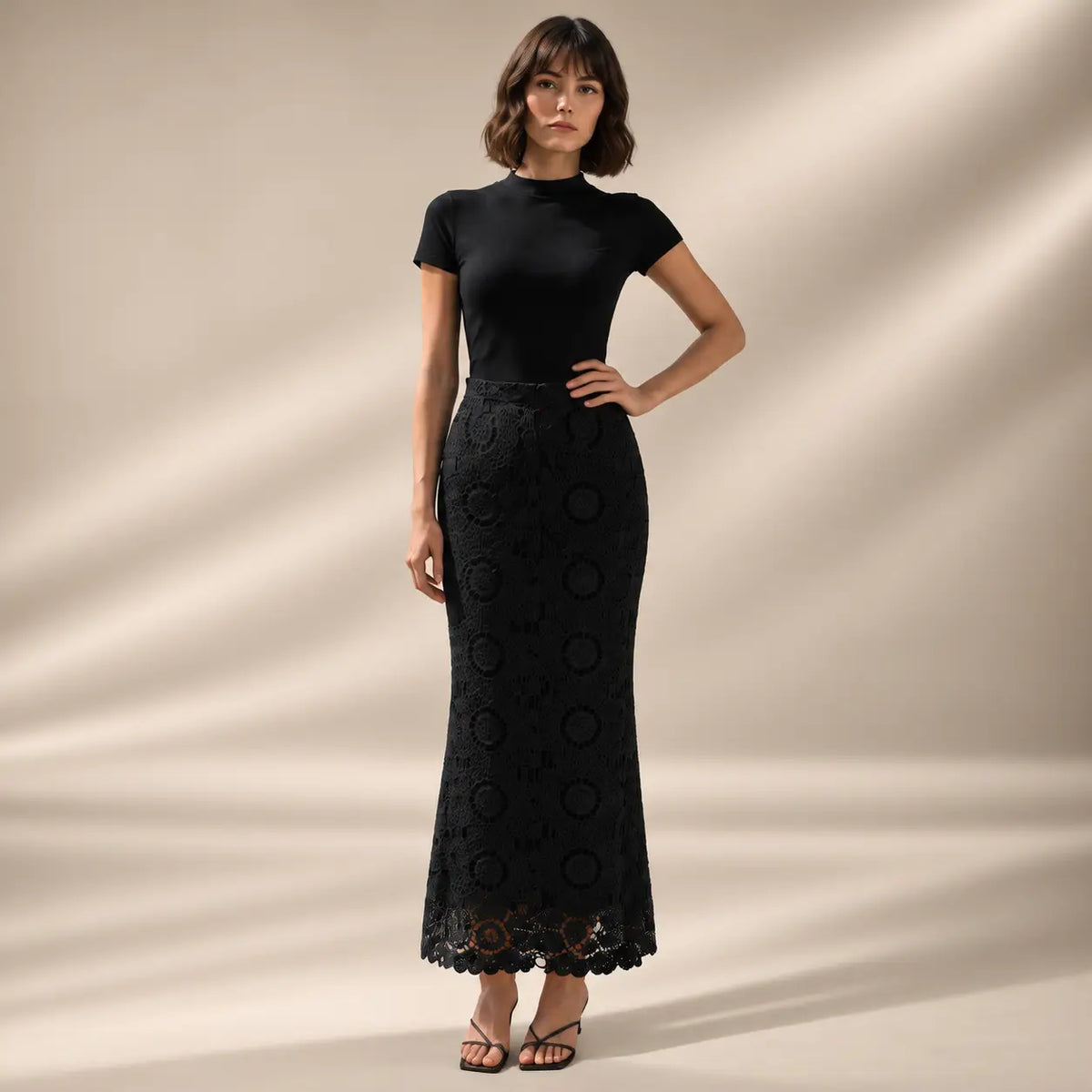 BLACK SCALLOPED LACE FISHTAIL SKIRT