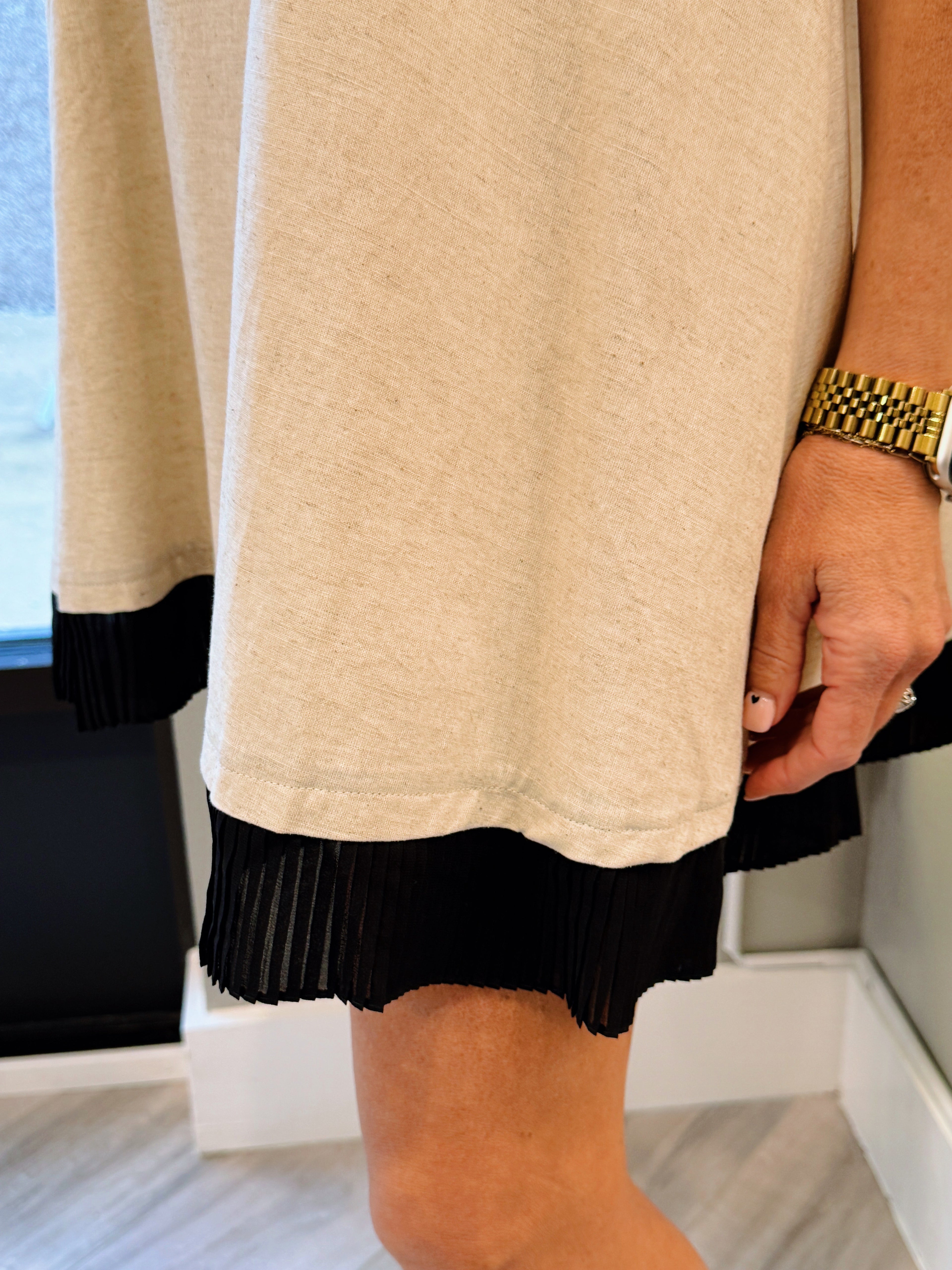 CONTRAST BLACK HEM MINI DRESS