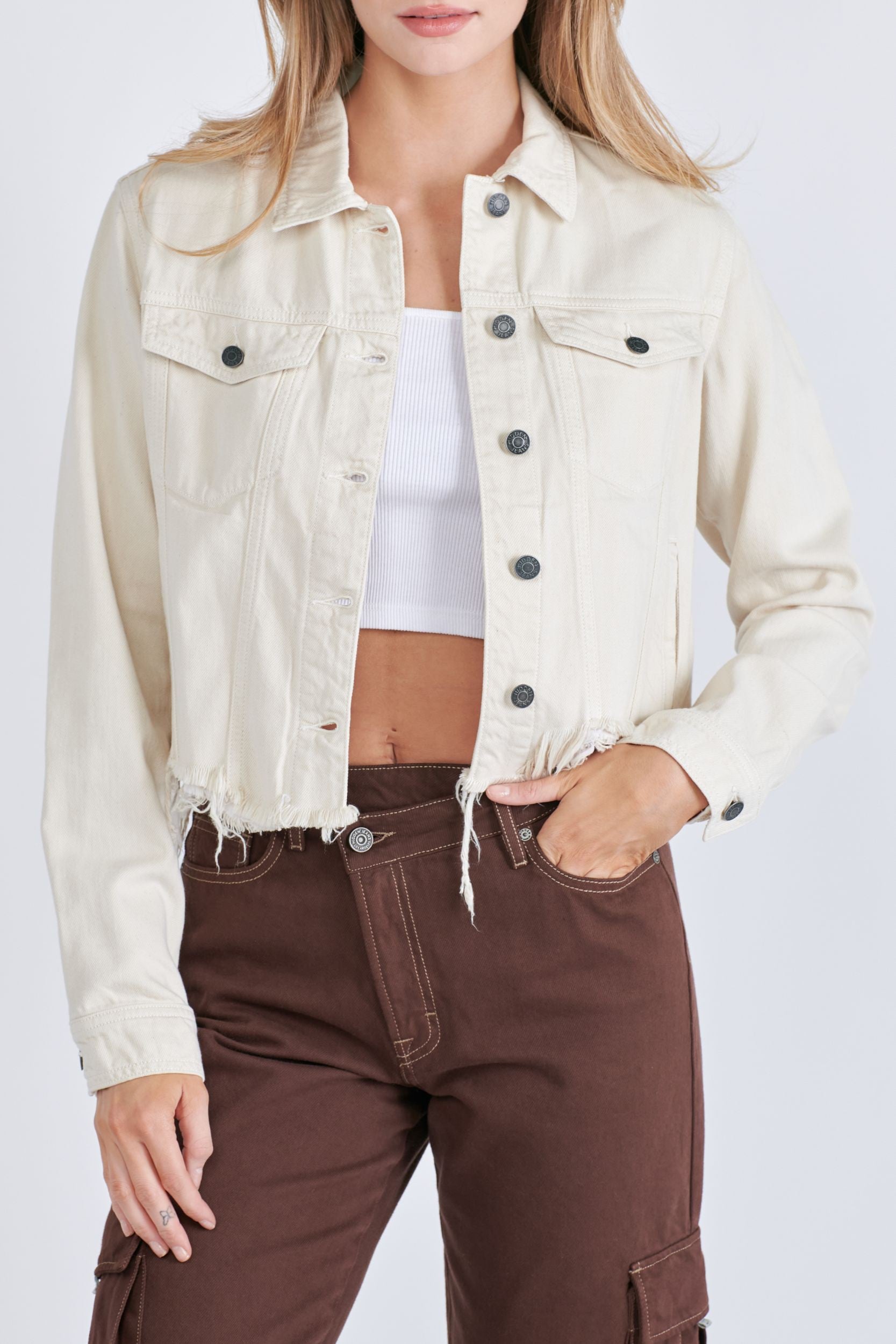 CREAM DISTRESSED FITTED JEAN JACKET