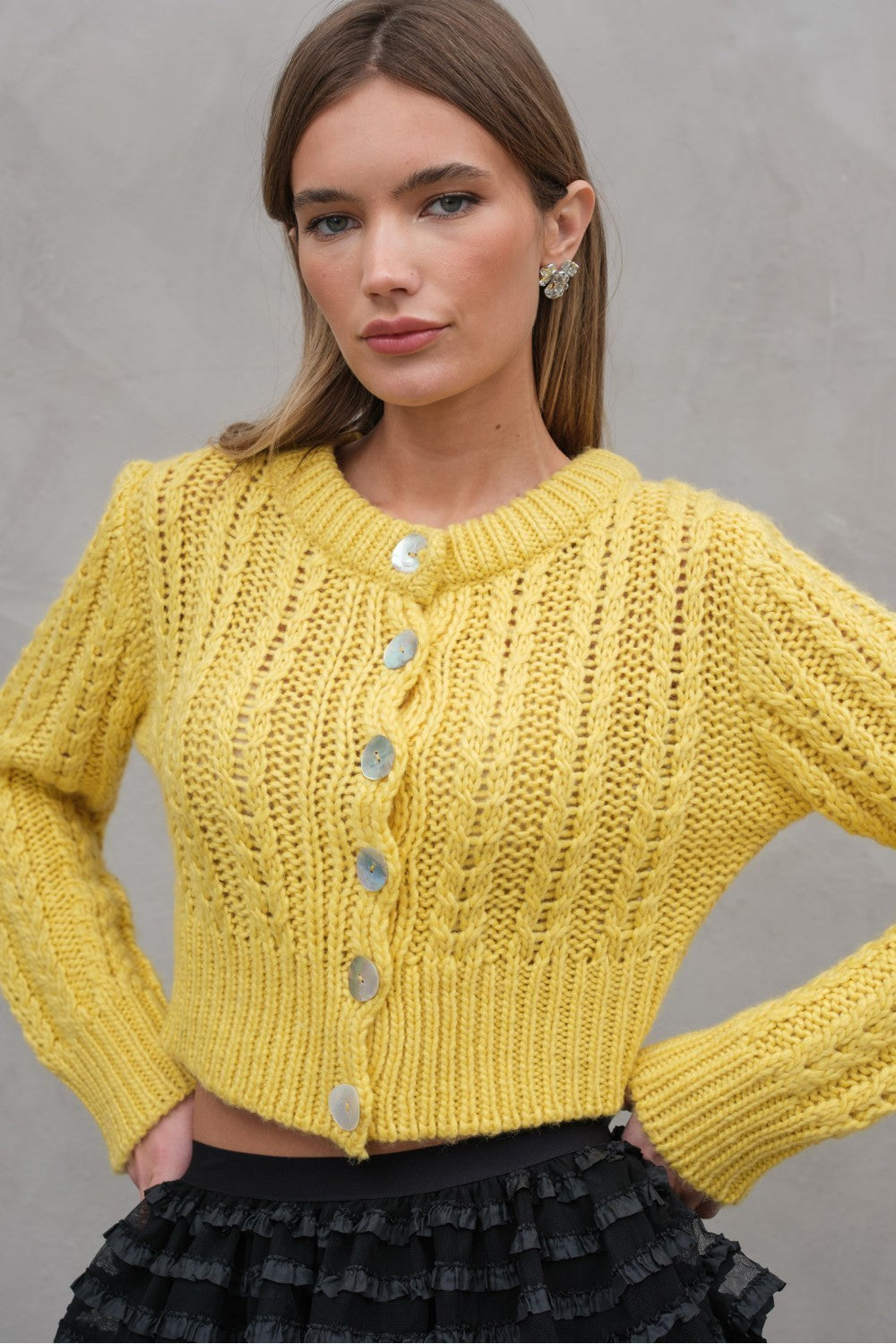 CHUNKY SHELL YELLOW KNIT CARDIGAN