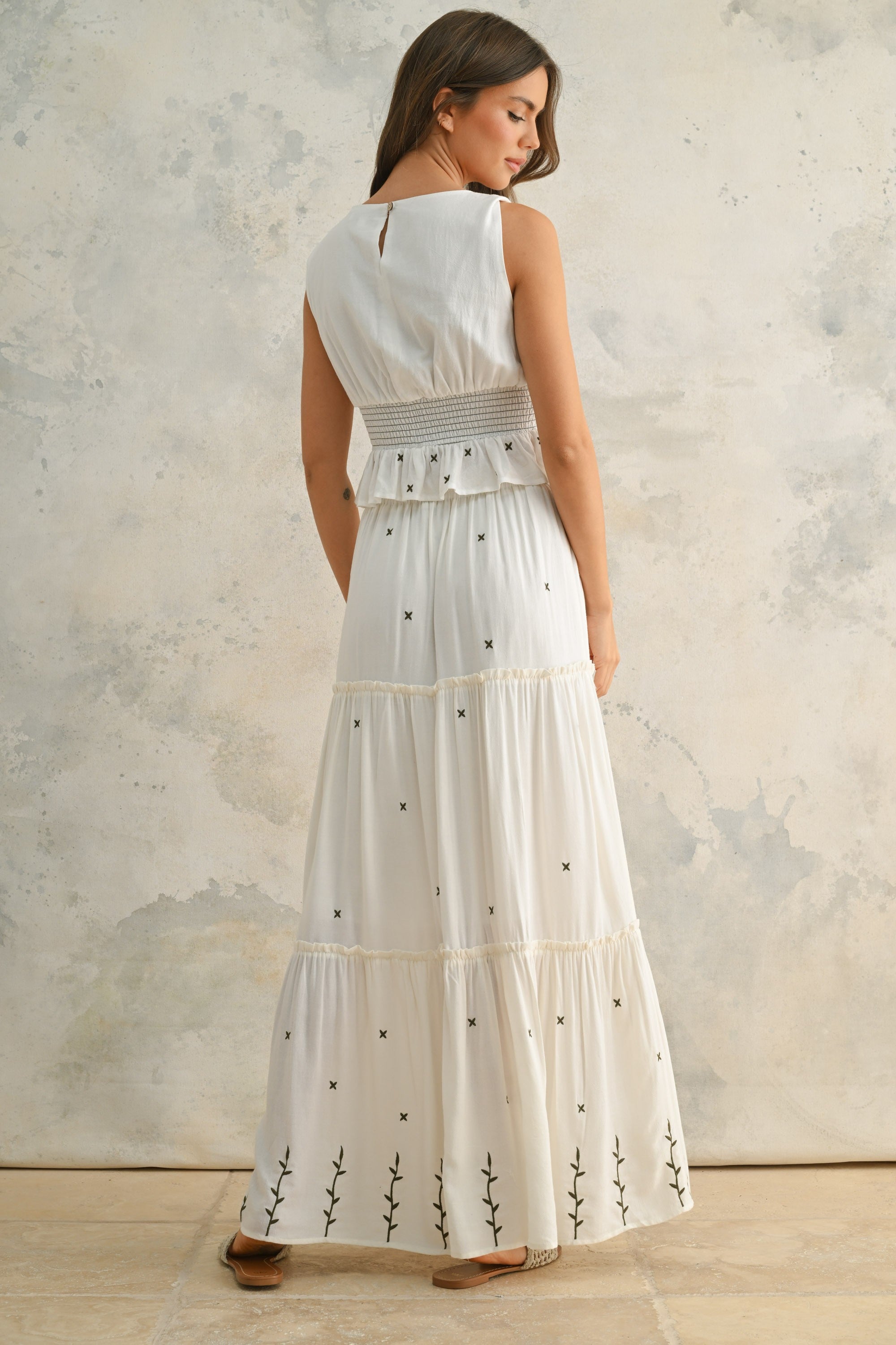 VINEYARD EMBROIDERED SET