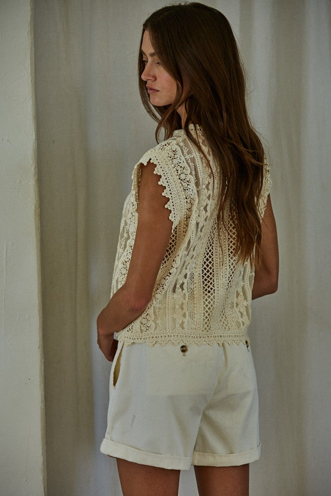 NATURAL CROCHET LACE TOP