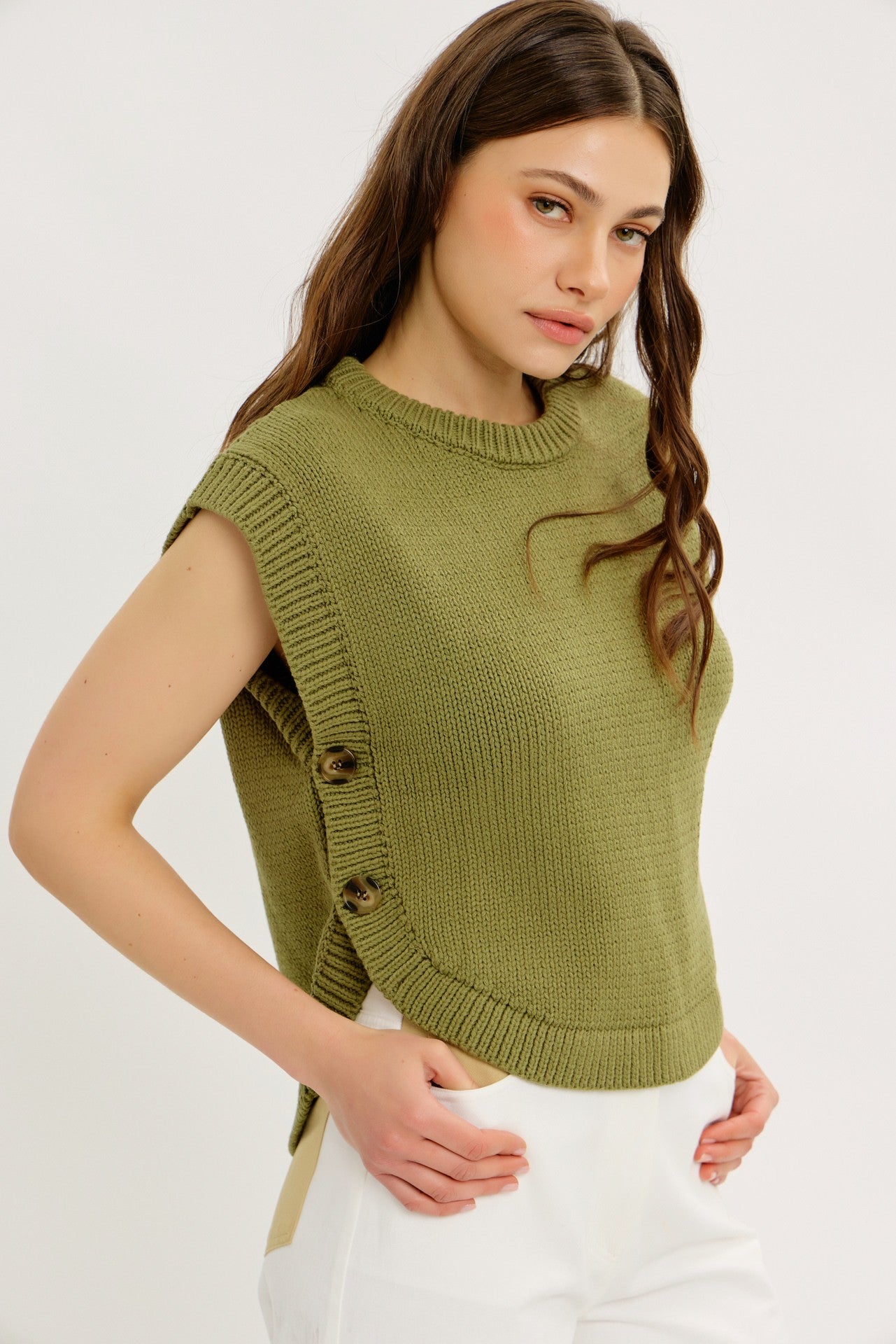 OLIVE ROUND NECK SWEATER VEST W/ SIDE BUTTONS