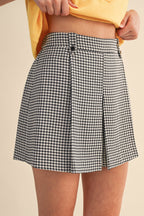 BLACK HOUNDSTOOTH PLEATED SHORTS