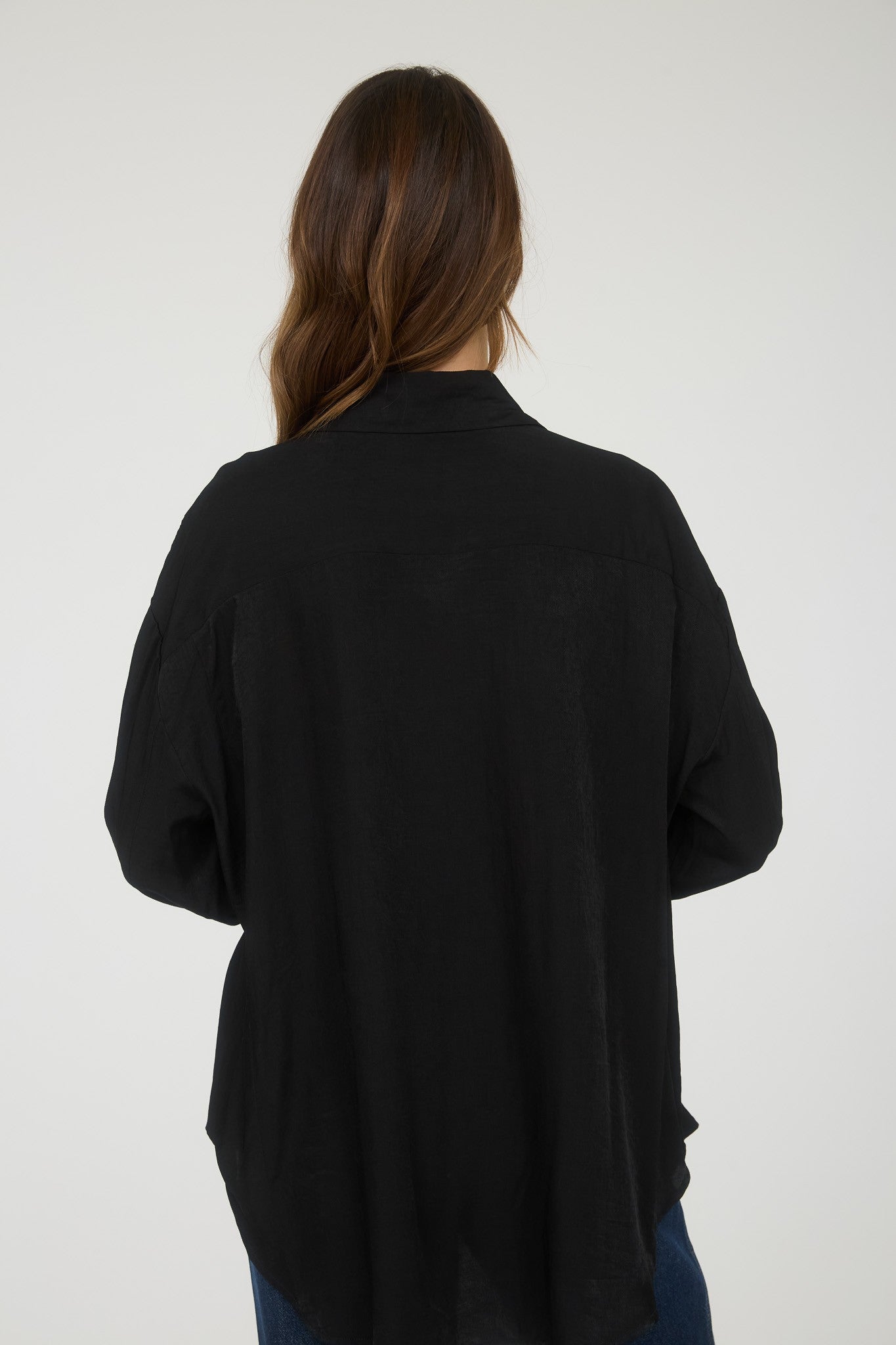 OVERSIZE BLACK BUTTON DOWN LS SHIRT