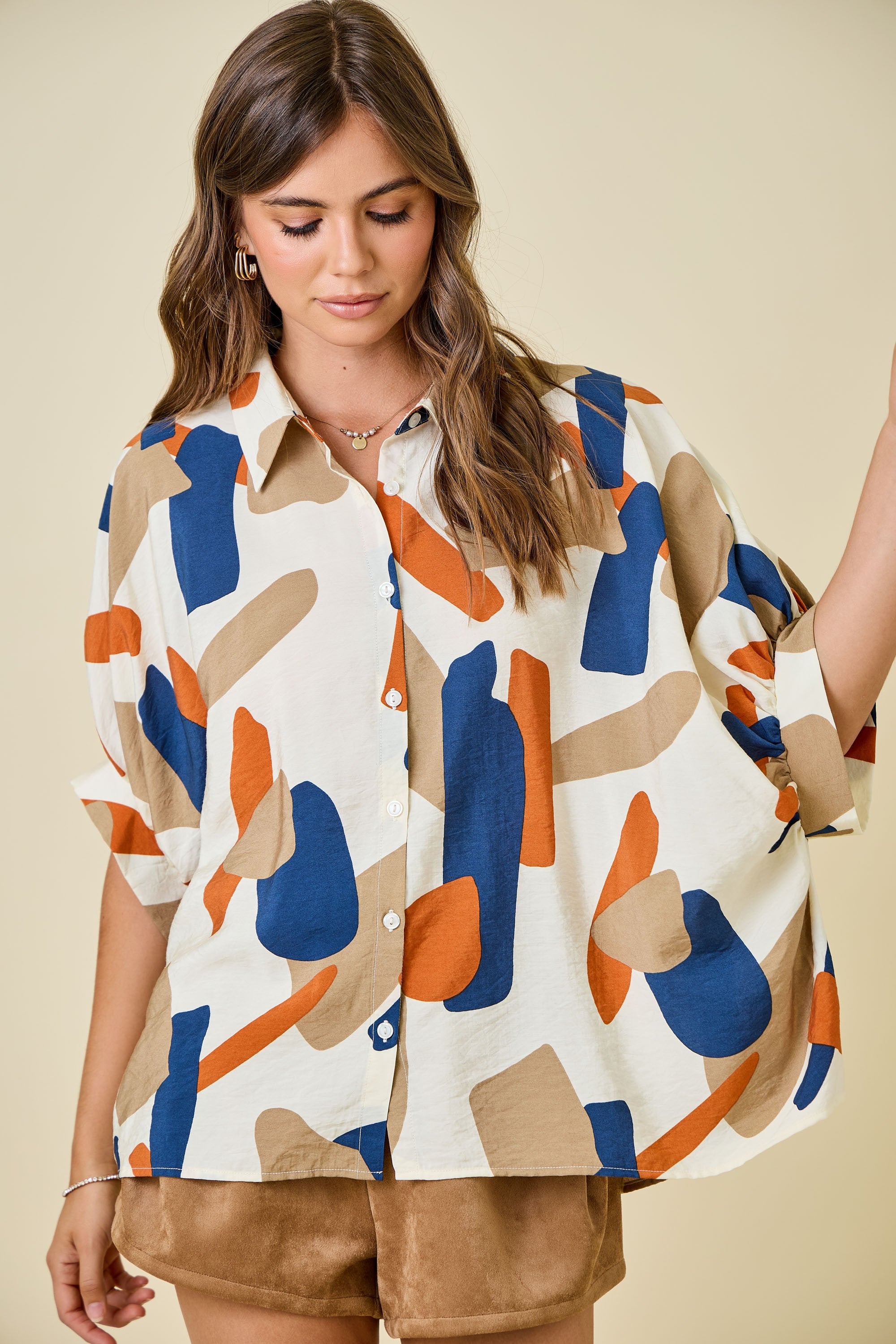 OVERSIZED FALL PRINT BUTTON DOWN
