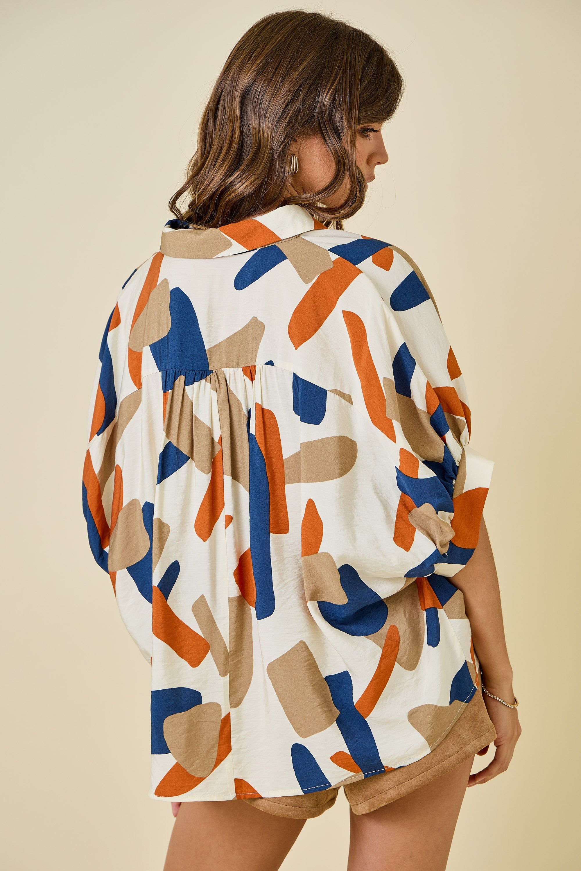 OVERSIZED FALL PRINT BUTTON DOWN