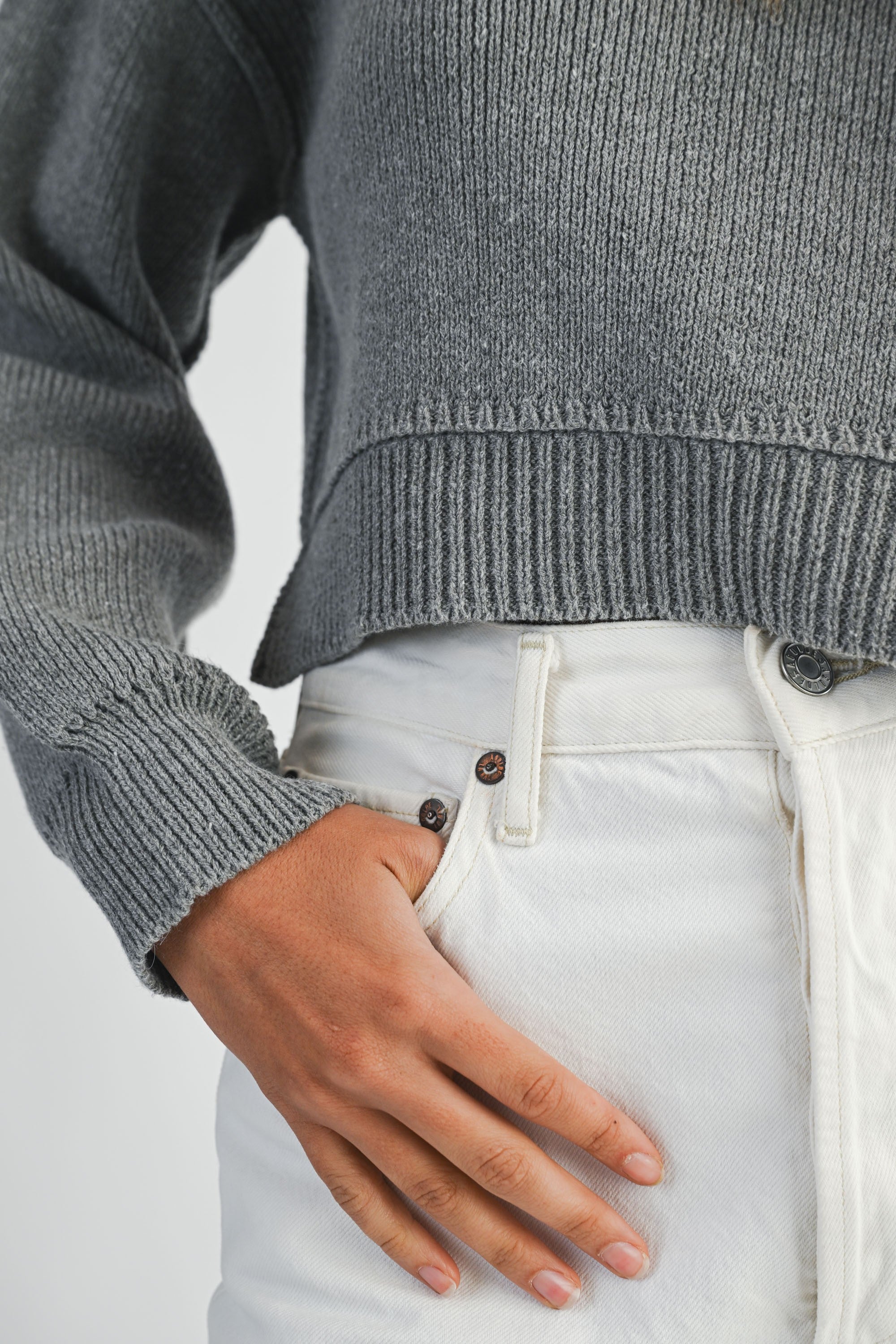 GREY SOLID KNIT MOCK CROP SWEATER