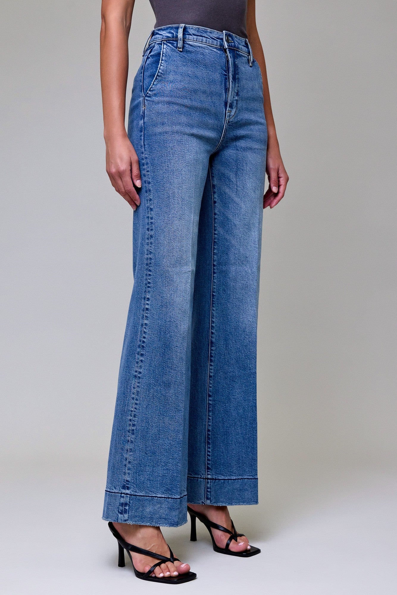 FIONA FLARE MEDIUM WASH JEAN