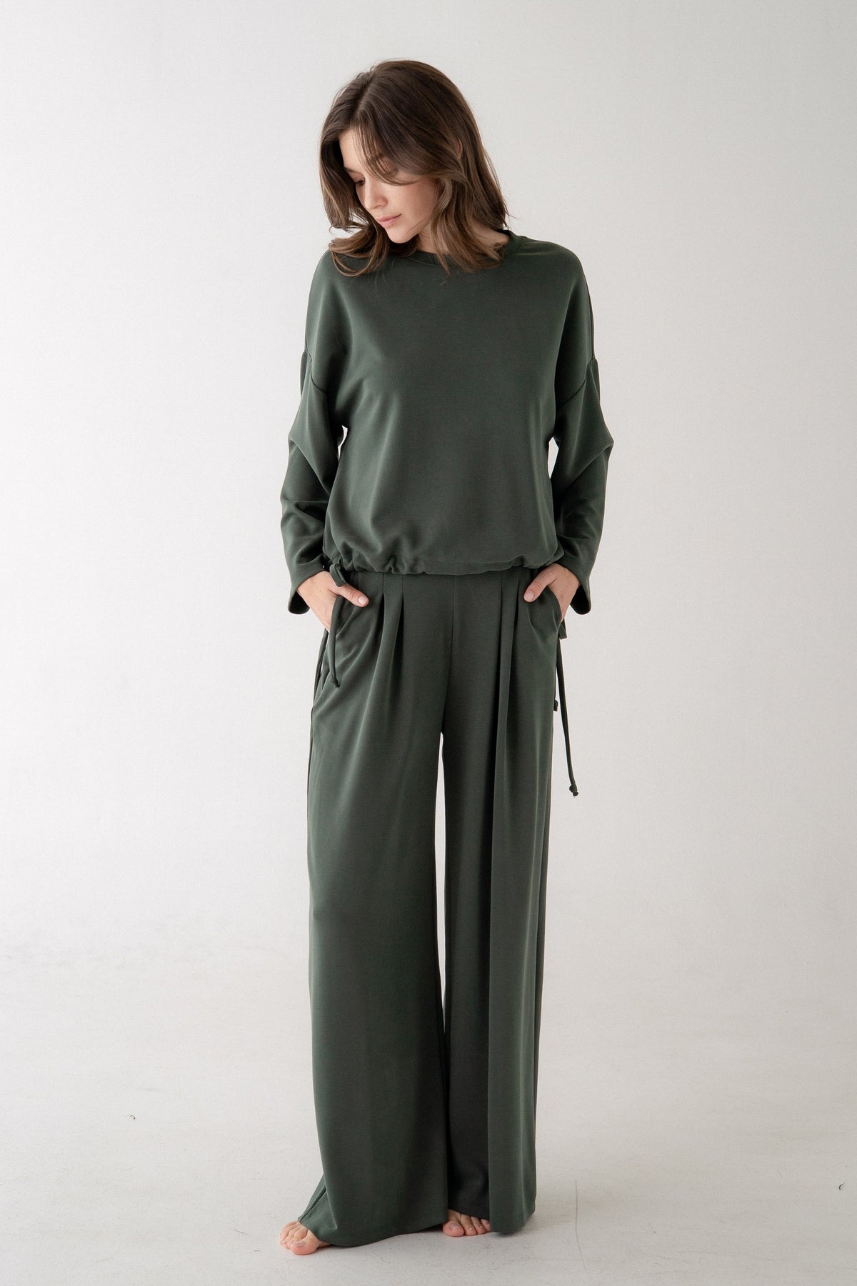 FOREST GREEN PLEATED SWEATPANTS