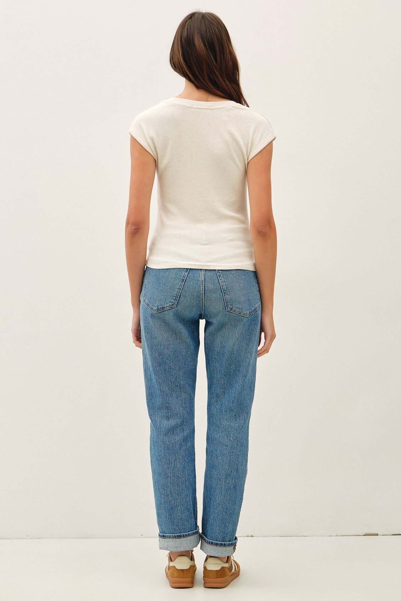 RIBBED SCOOP NECK MODAL TOP