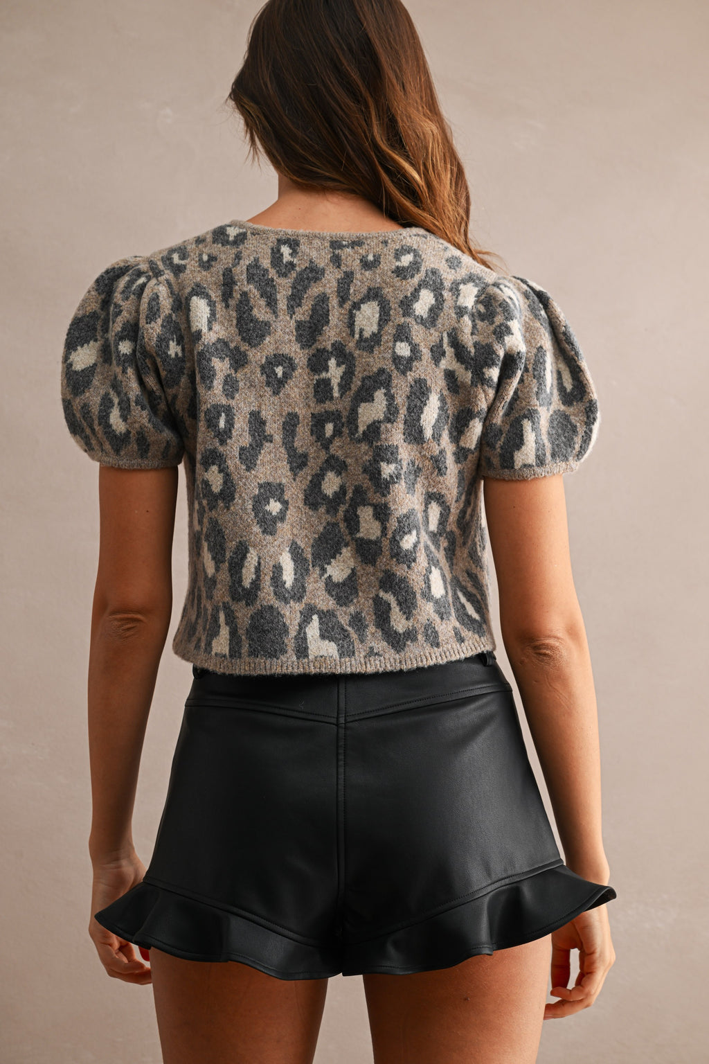 LEOPARD KNITTED PUFF SLEEVE TOP