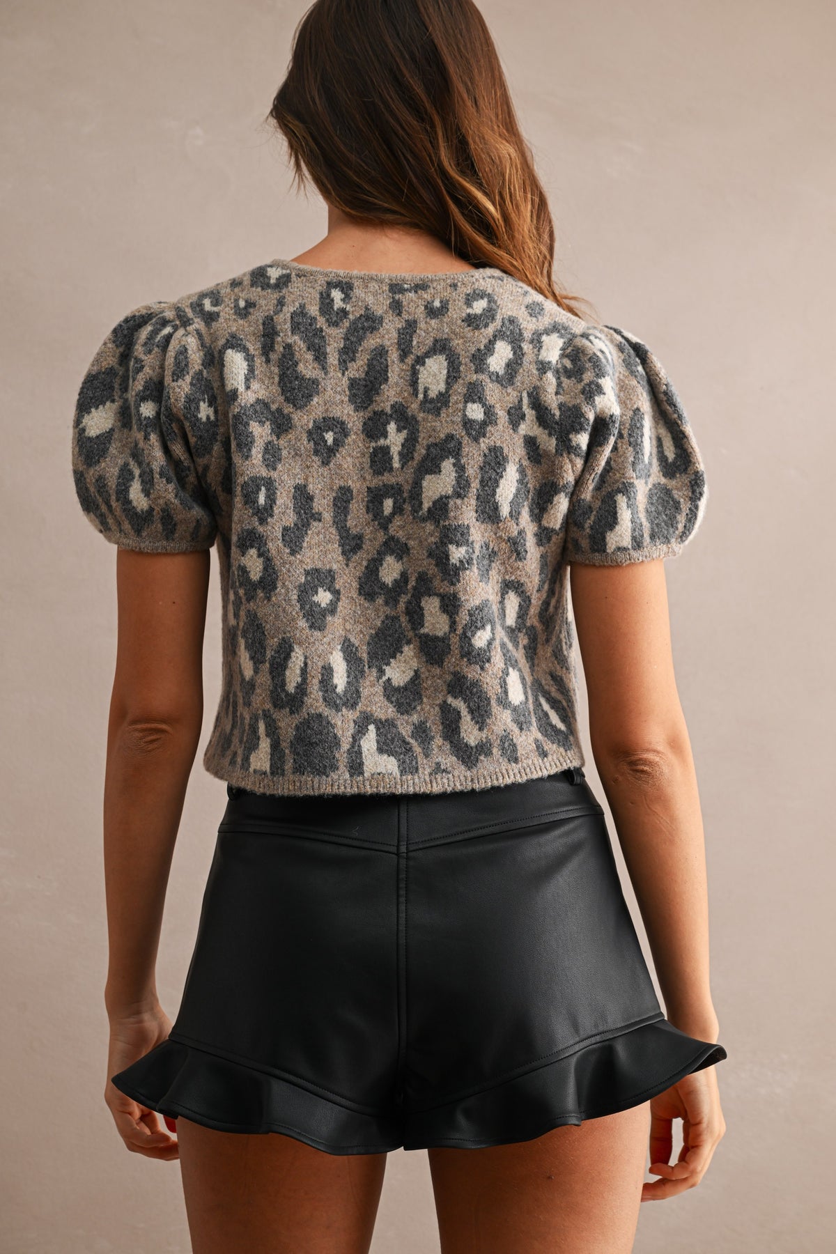 LEOPARD KNITTED PUFF SLEEVE TOP