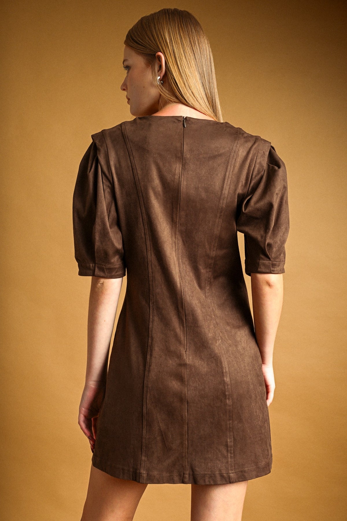 SUEDE BARREL SLEEVE SHIFT DRESS (COFFEE)