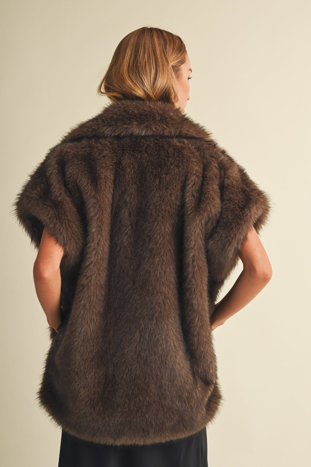 CAPPUCCINO COLLAR FUR VEST