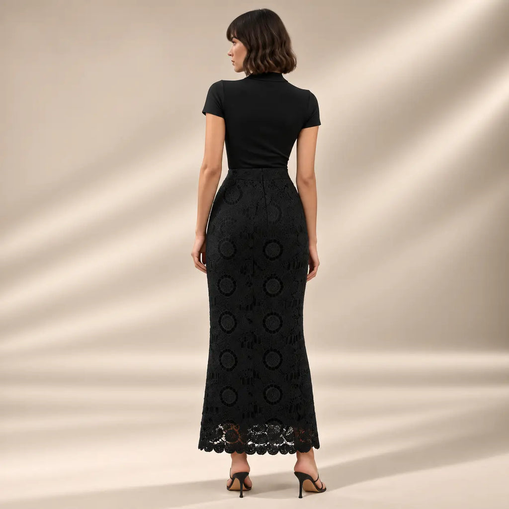 BLACK SCALLOPED LACE FISHTAIL SKIRT