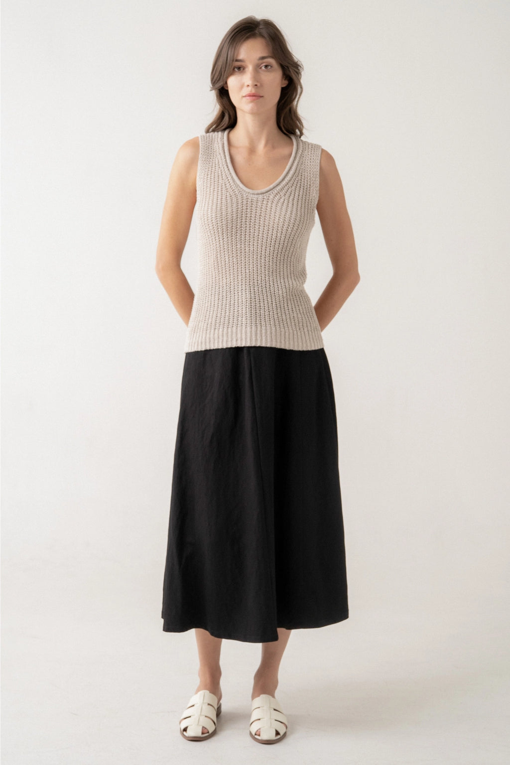 BEIGE OPEN STITCH SLEEVELESS KNIT TOP