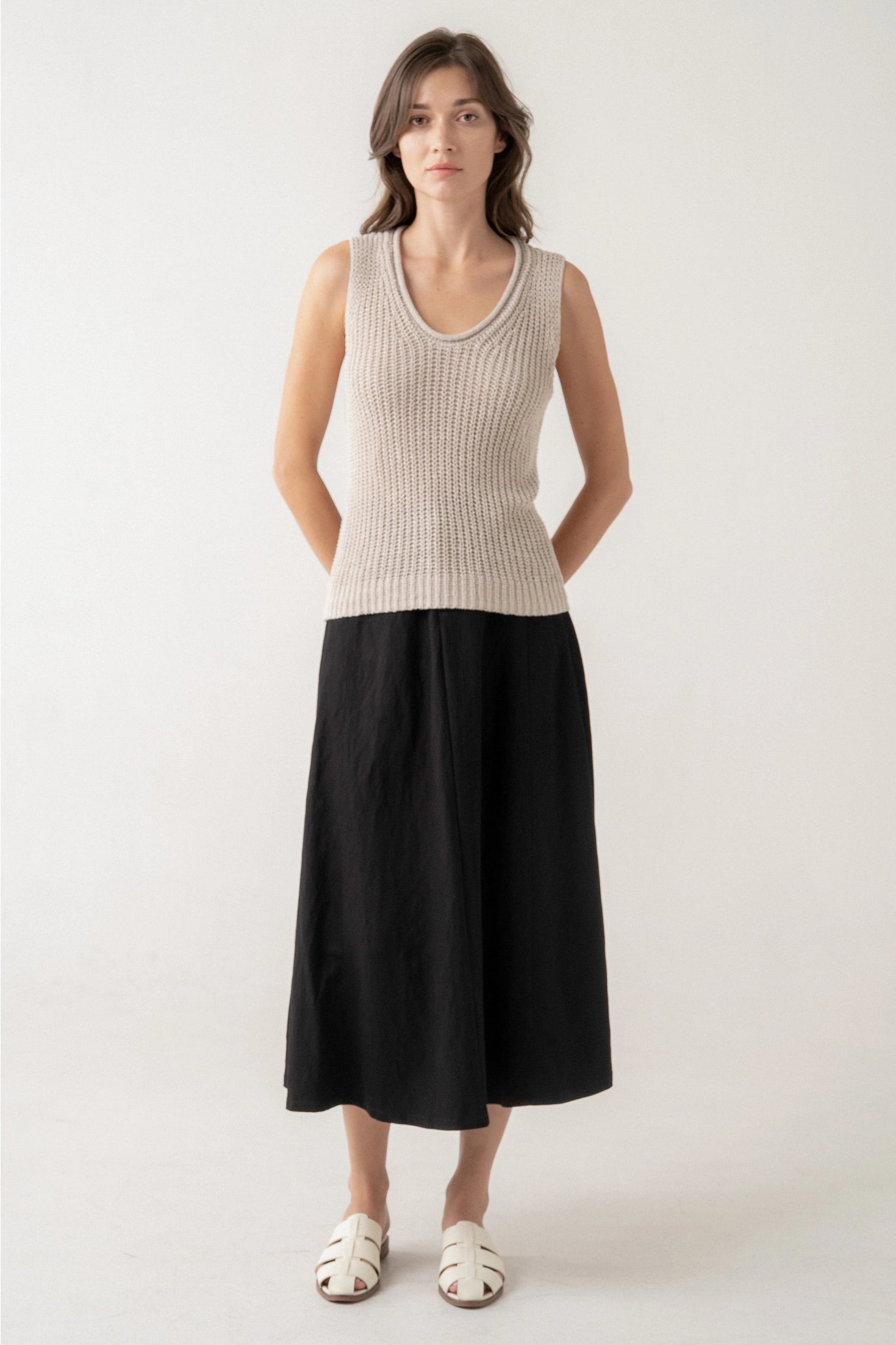 BEIGE OPEN STITCH SLEEVELESS KNIT TOP
