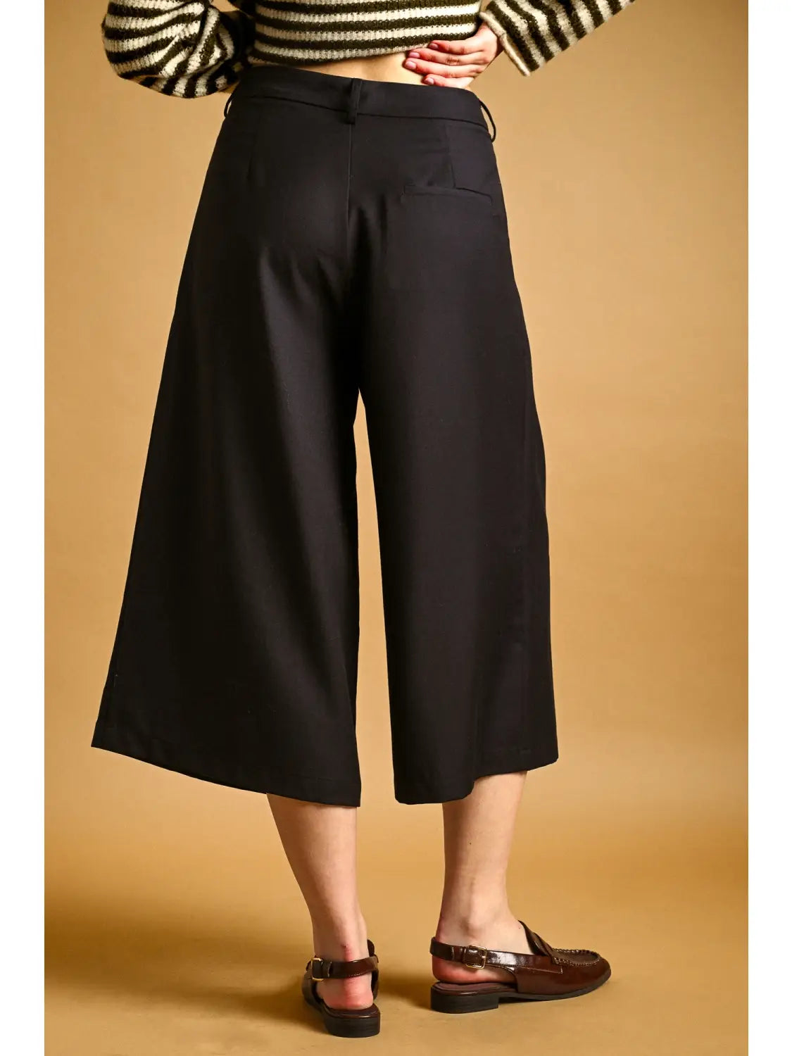 BLACK PLEATED GAUCHO PANT