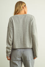 ESSENTIAL LONG SLEEVE CROP TOP GREY