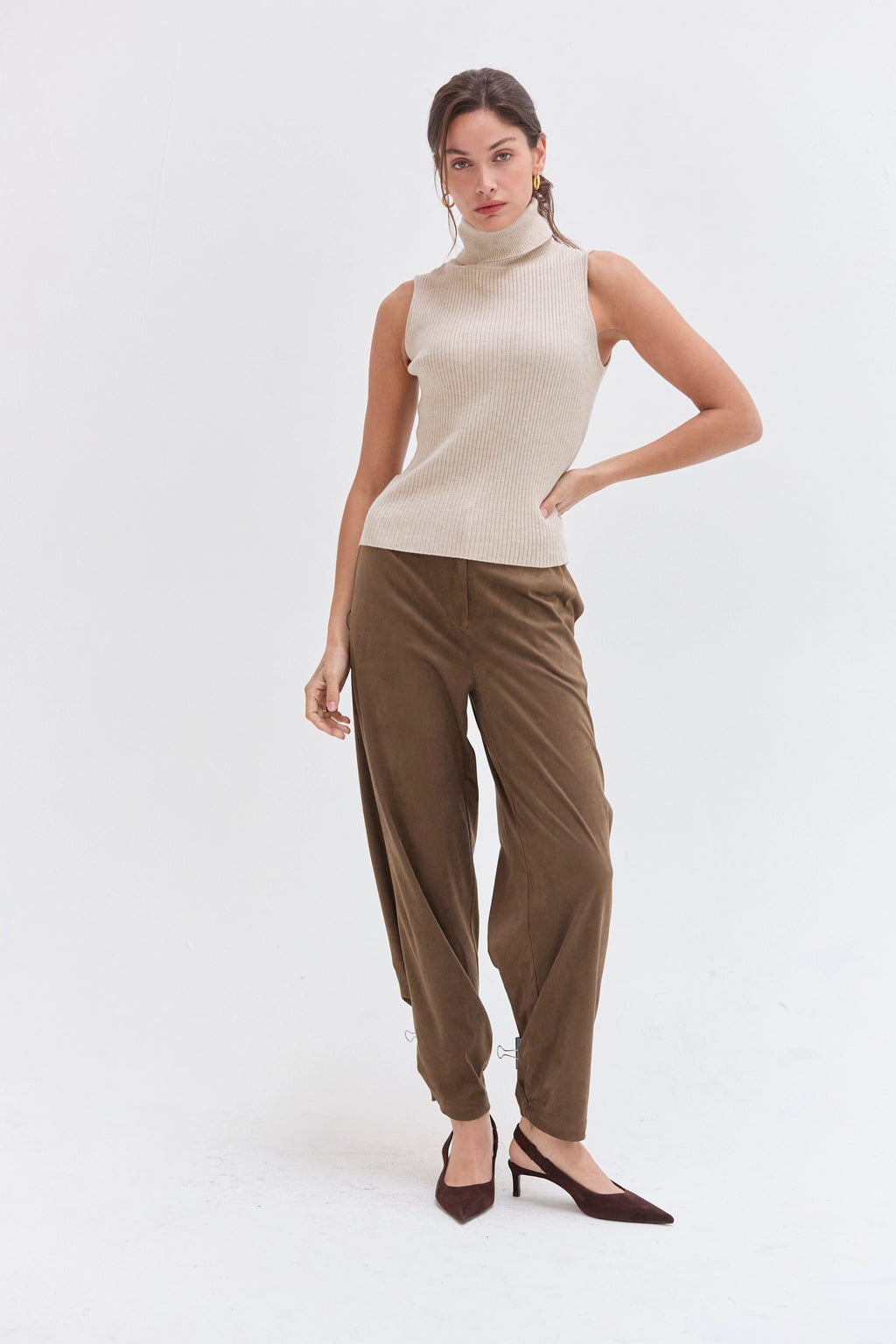 NAOMI OATMEAL TURTLE NECK SLEEVELESS TOP