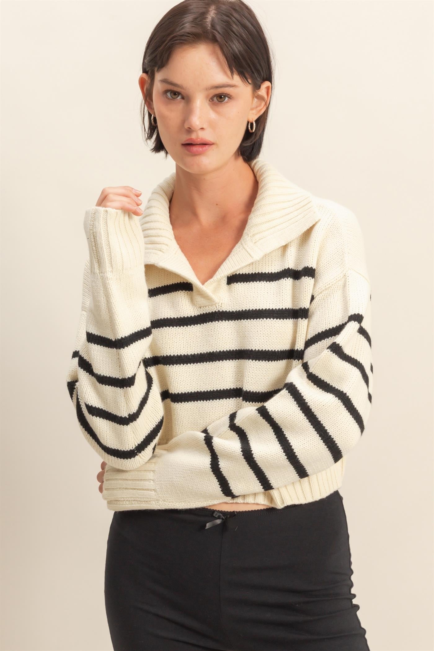 RIBBED STRIPED COLLAR CROPPED SWEATER