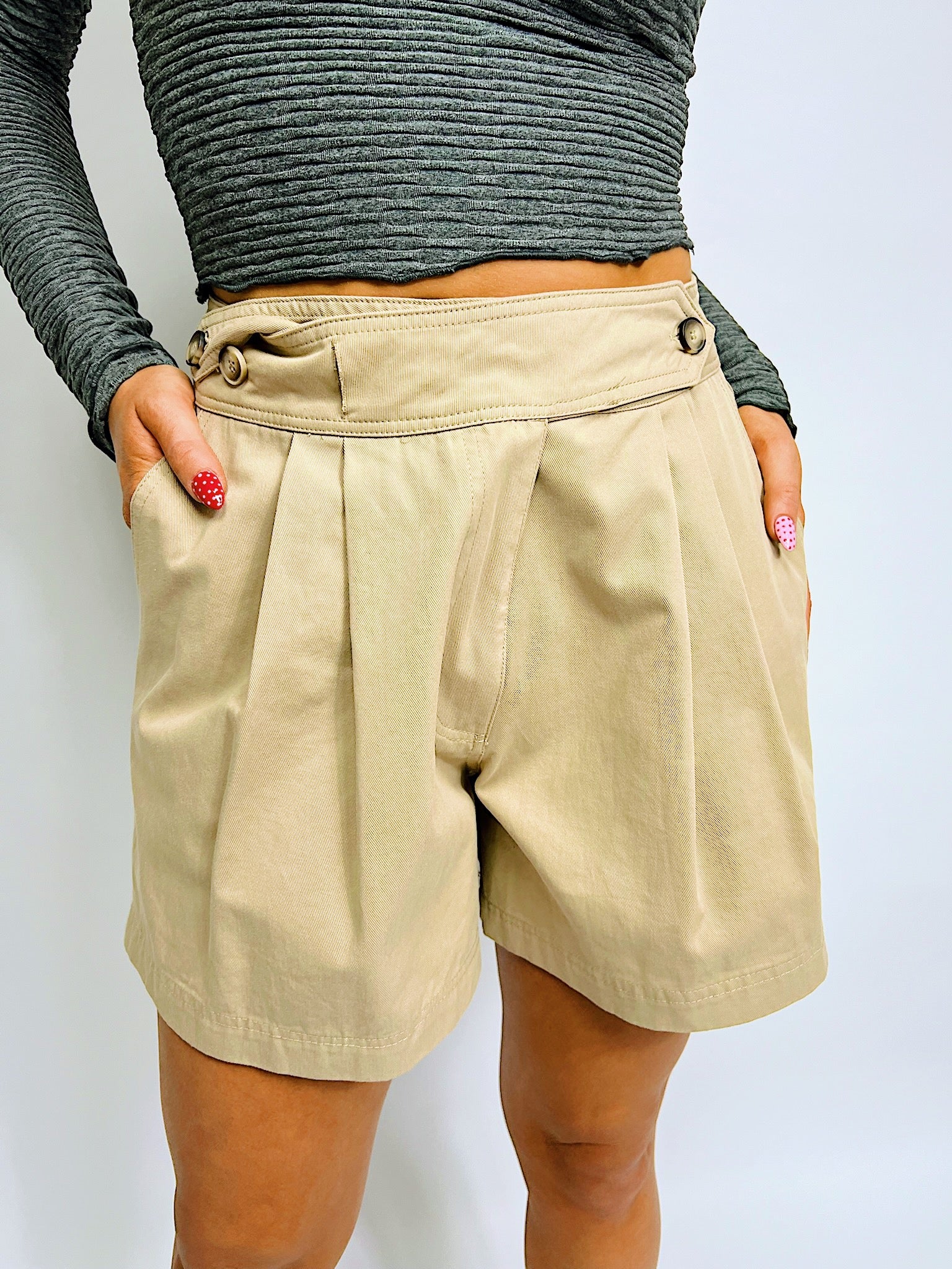OVERLAP SHORT