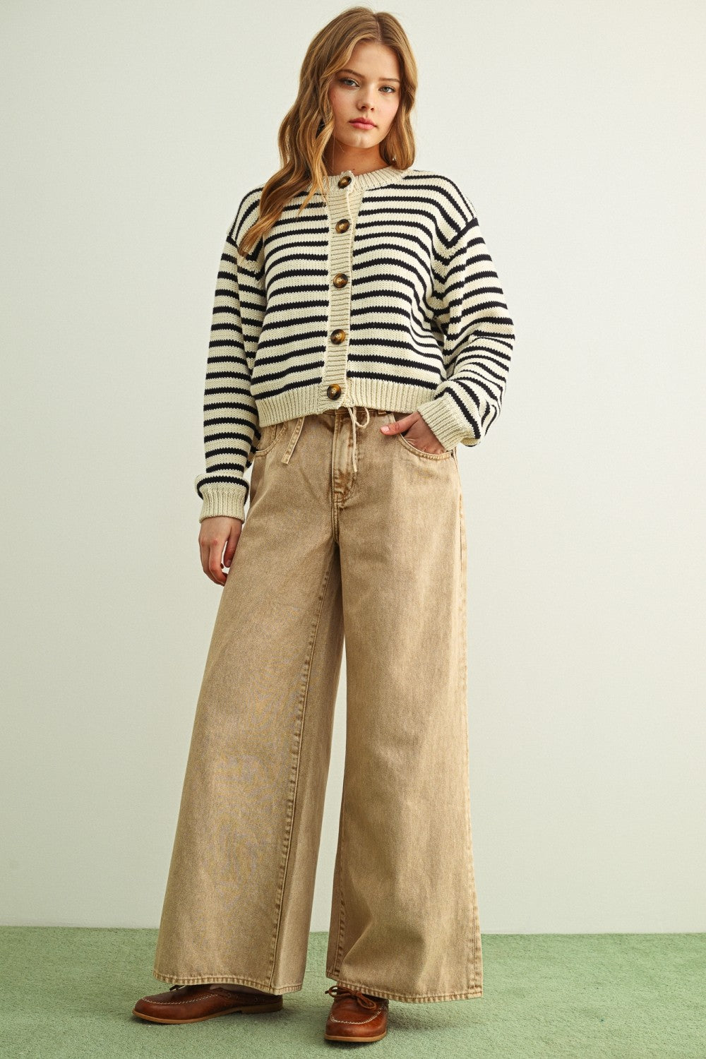 STRIPED BUTTON KNITTED CARDIGAN (B&W)