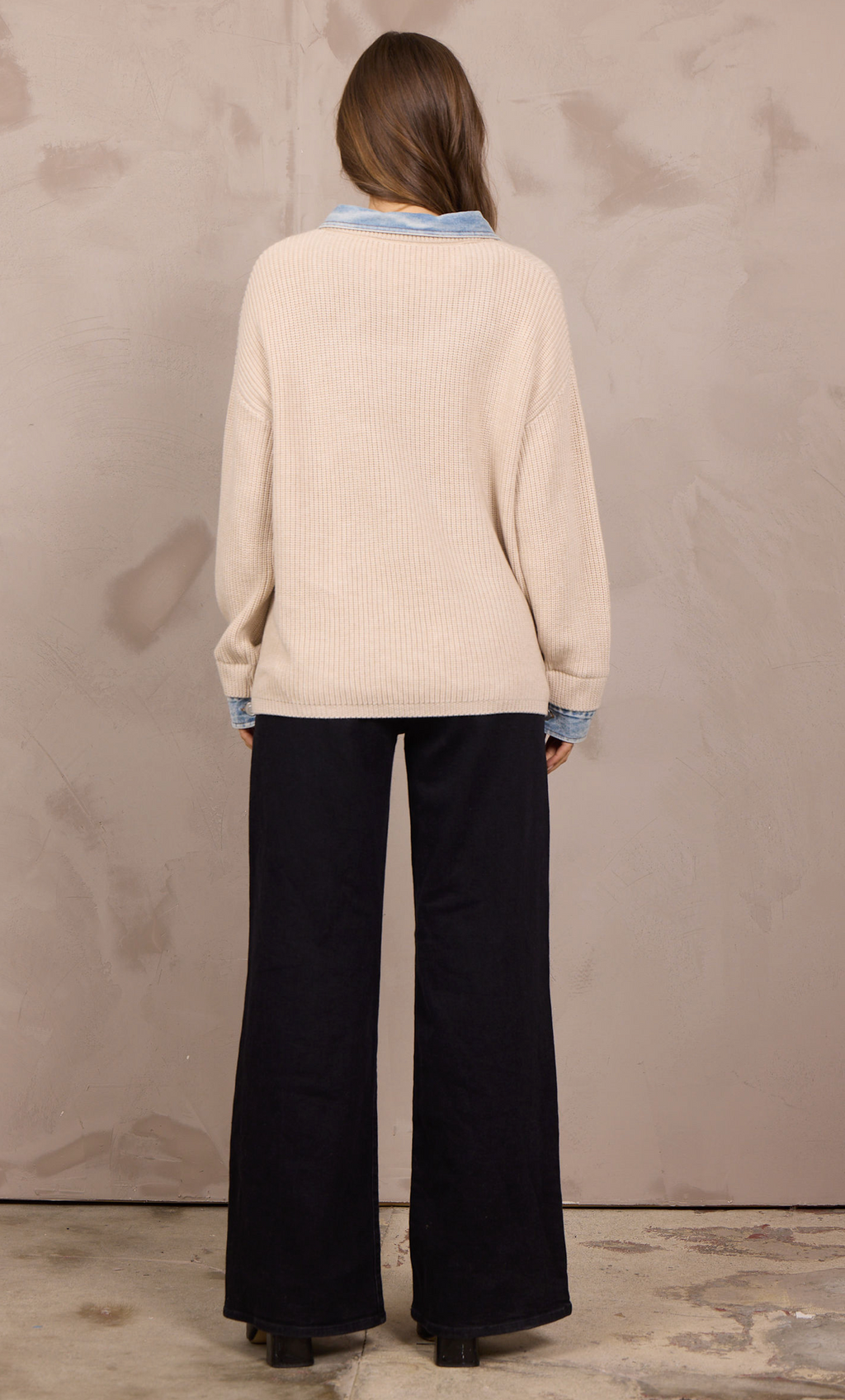 L. TAUPE SWEATER W DENIM COLLAR CUFF
