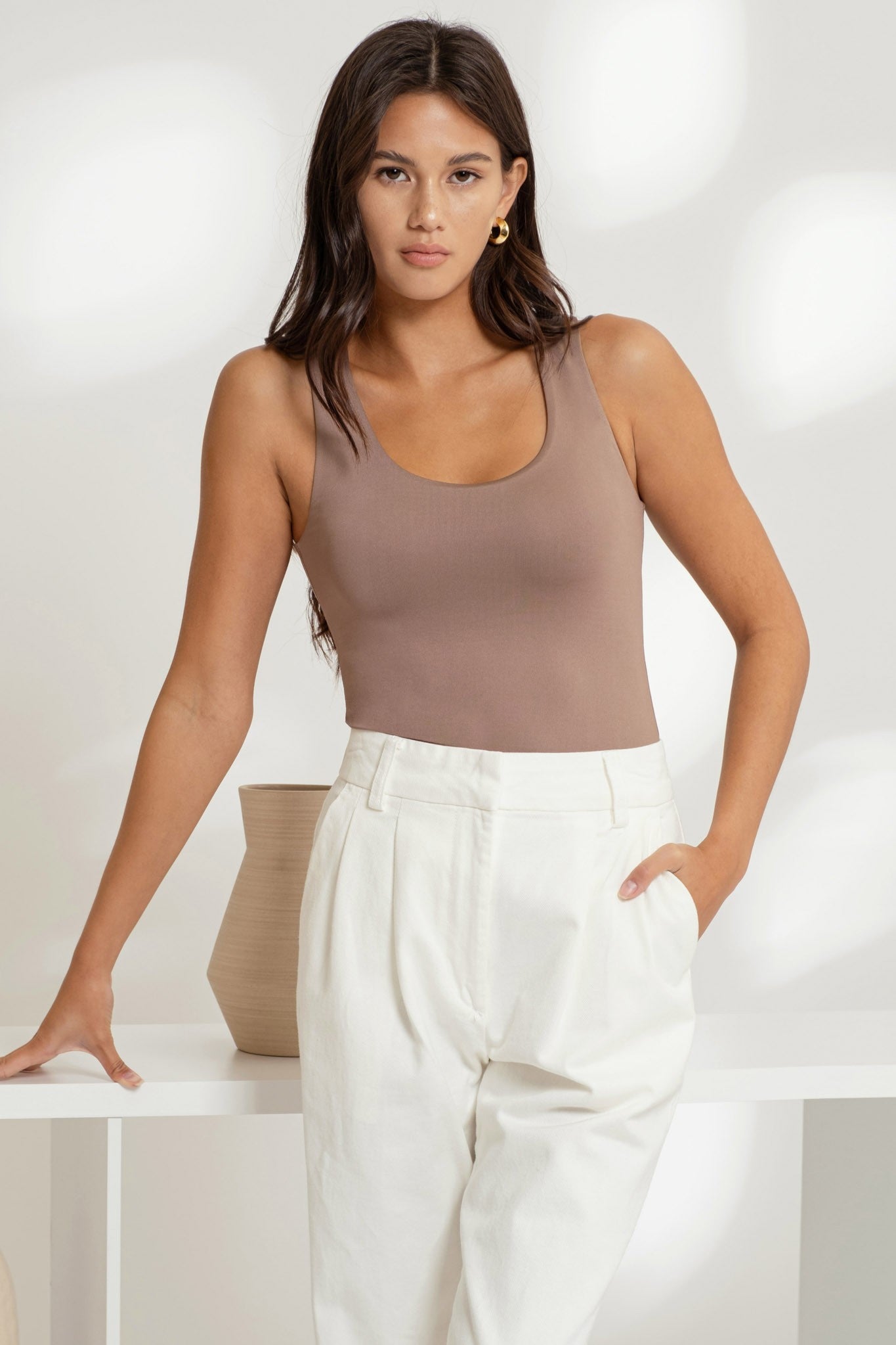 SLEEVELESS FITTED TANK