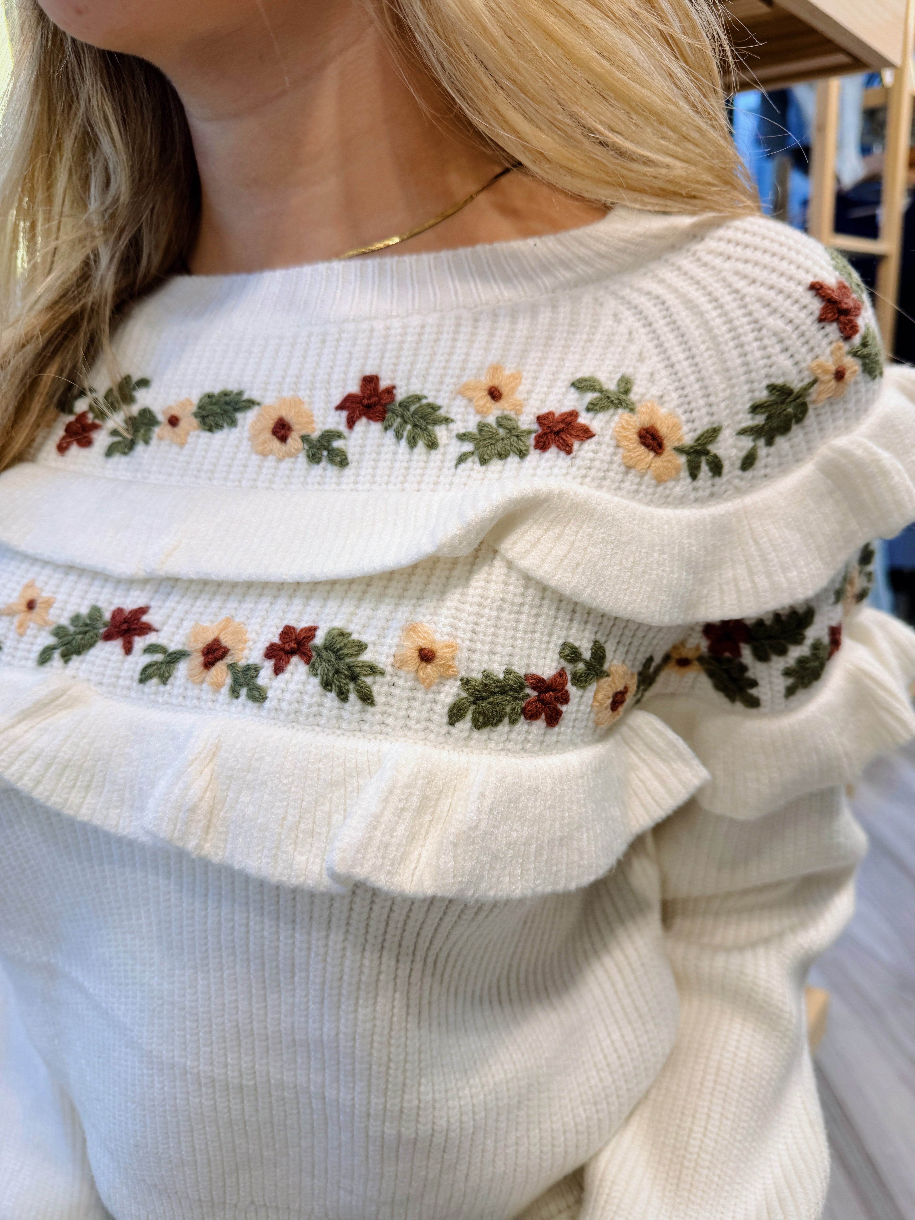 EMBROIDERED SWEATER