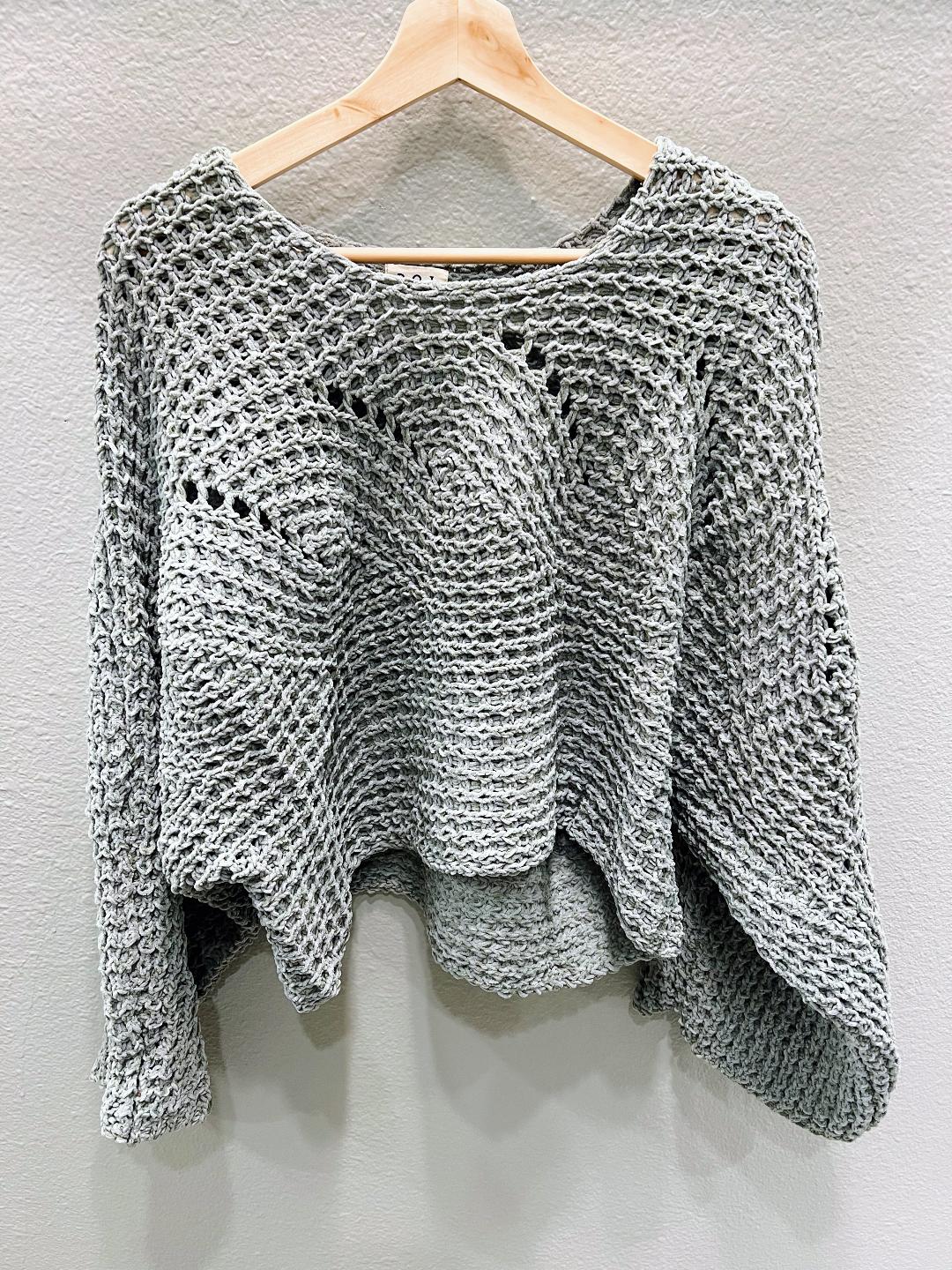 ROUND NECK SOLID SWEATER