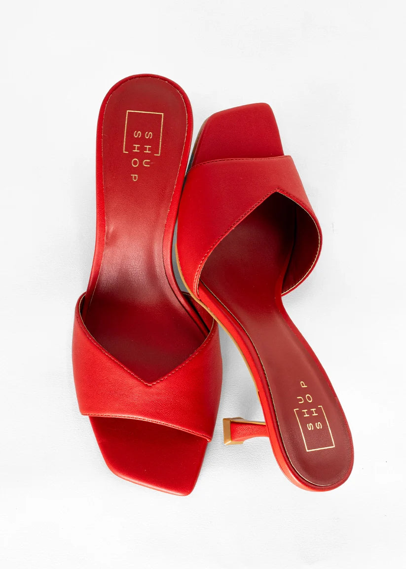 HOLIDAY RED HEEL