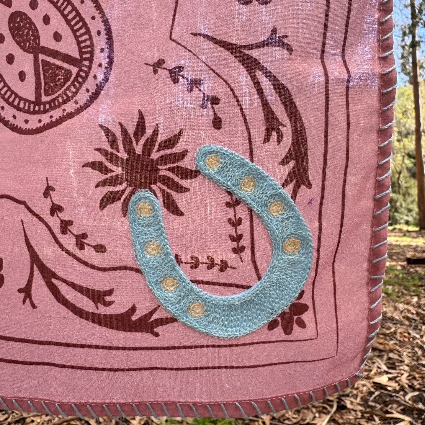 HORSESHOE BANDANA