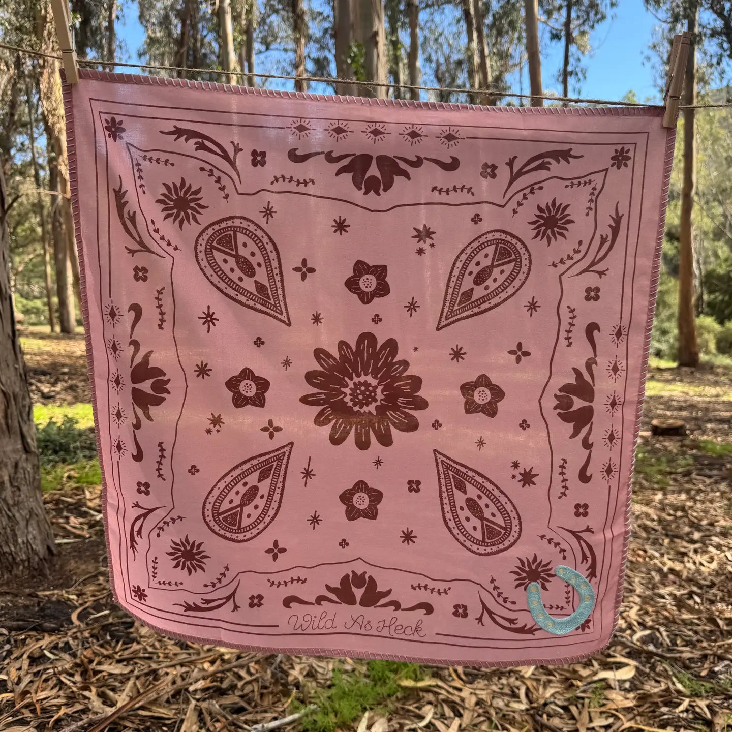 HORSESHOE BANDANA