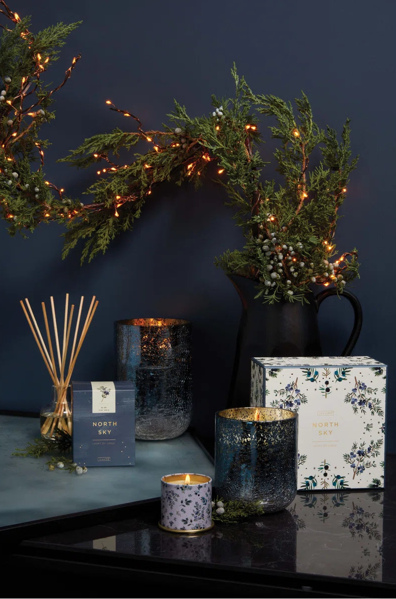 ILLUME NORTH SKY LARGE RADIANT GLASS CANDLE