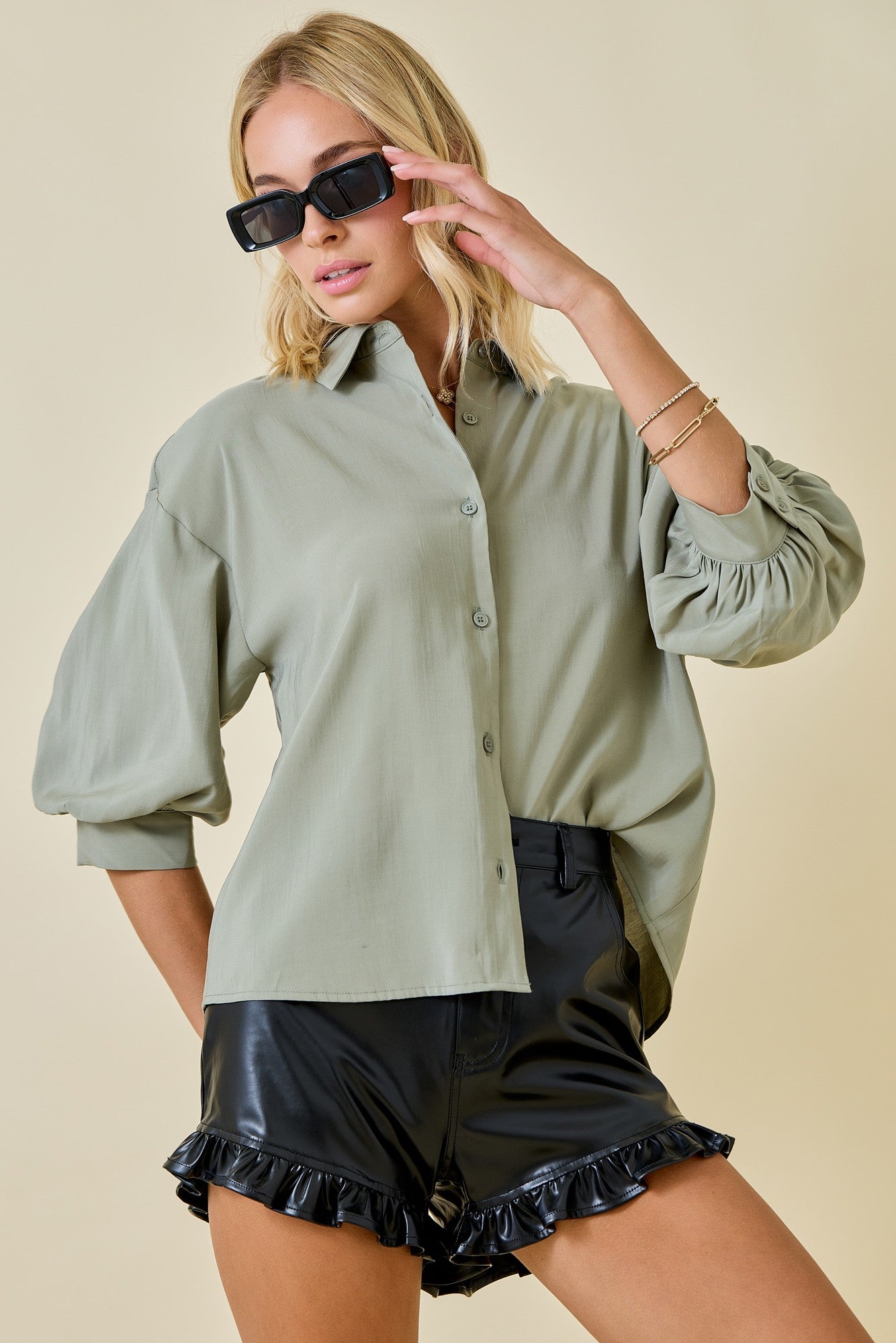 OLIVE BUTTON DOWN