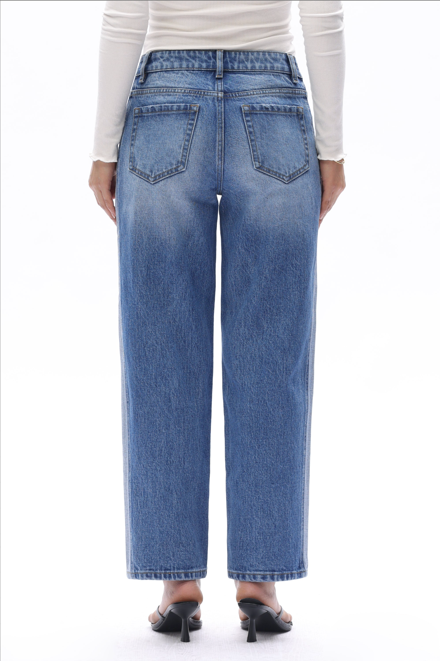 BAYEAS HONG KONG STRAIGHT LEG JEAN
