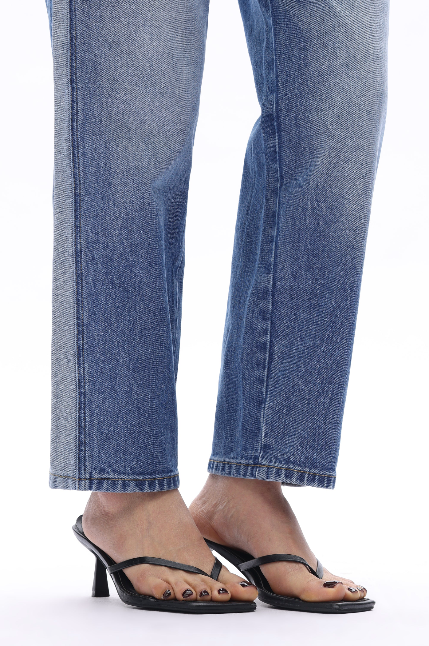 BAYEAS HONG KONG STRAIGHT LEG JEAN