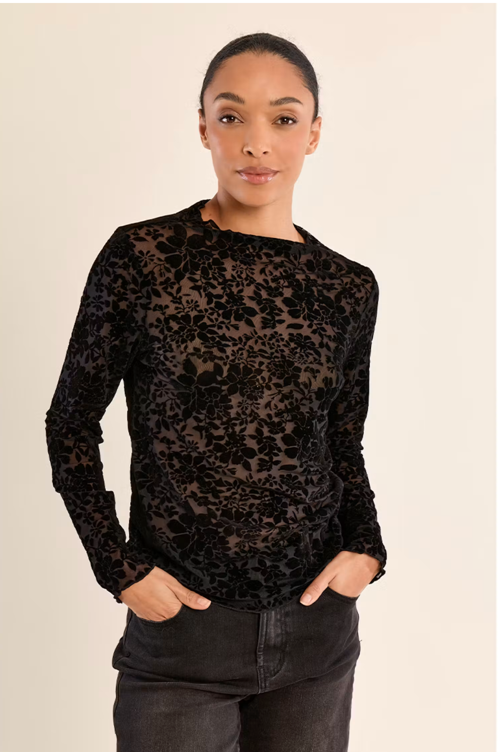 FLORAL BLACK KNITTED UNDERSWEATER