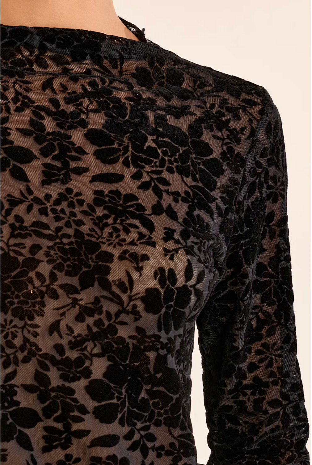 FLORAL BLACK KNITTED UNDERSWEATER