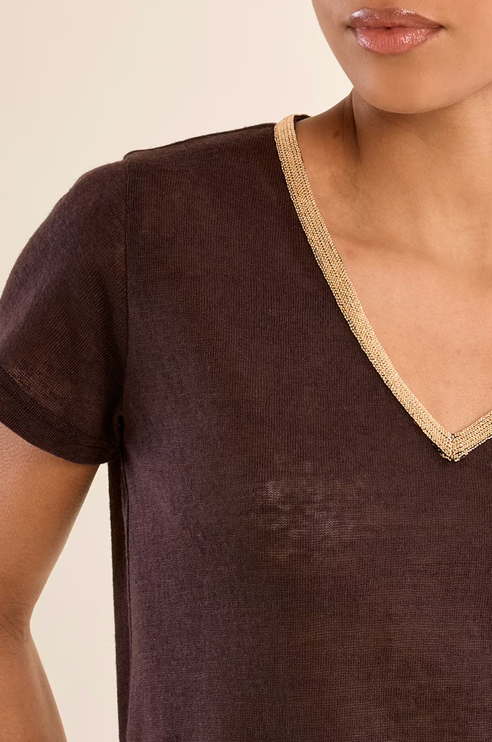 BROWN GOLD TRIM SHORT SLEEVE TOP