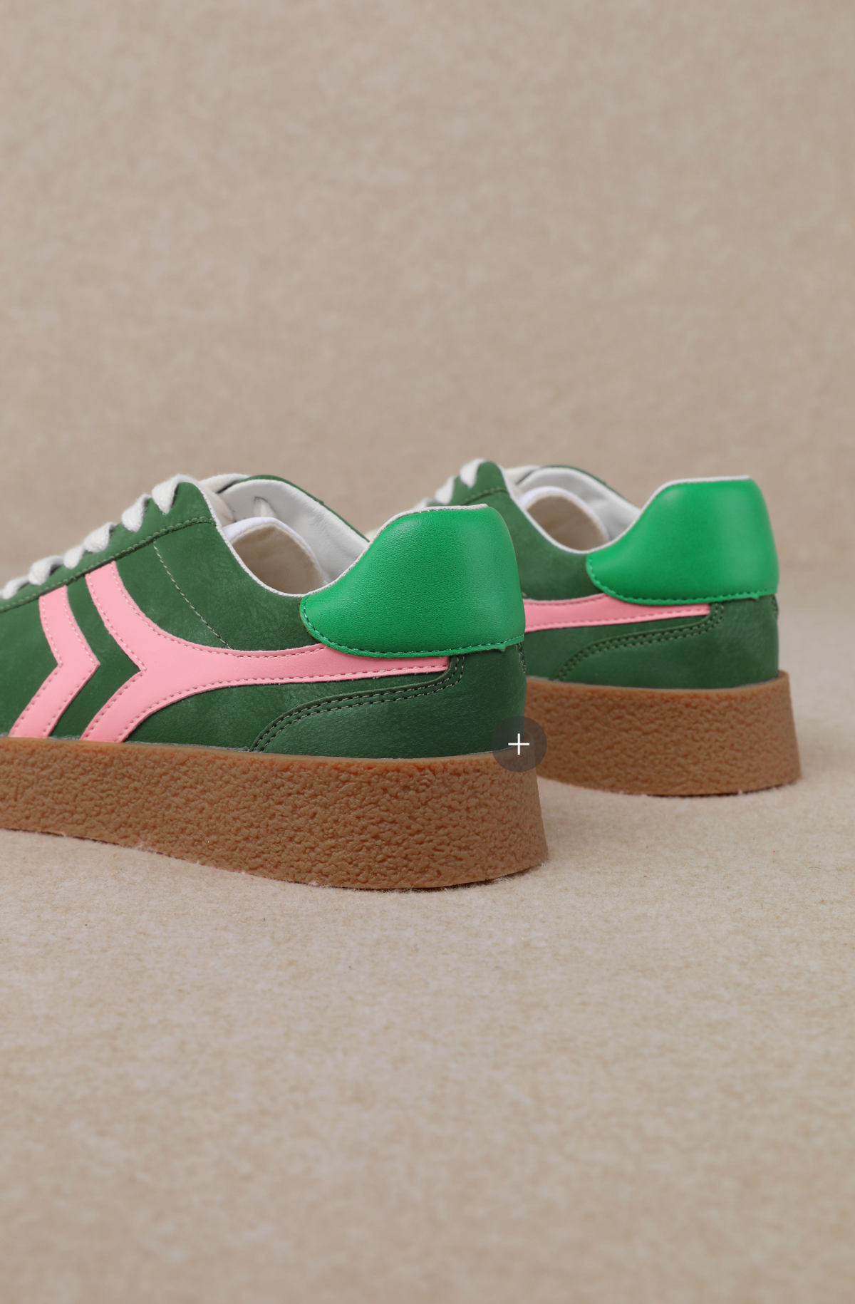 NOVA TENNIS SHOES