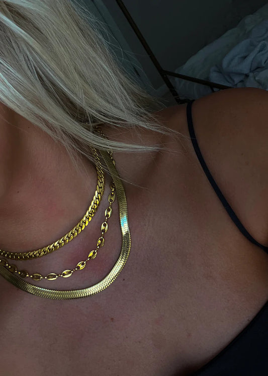 SHINY NECKLACE