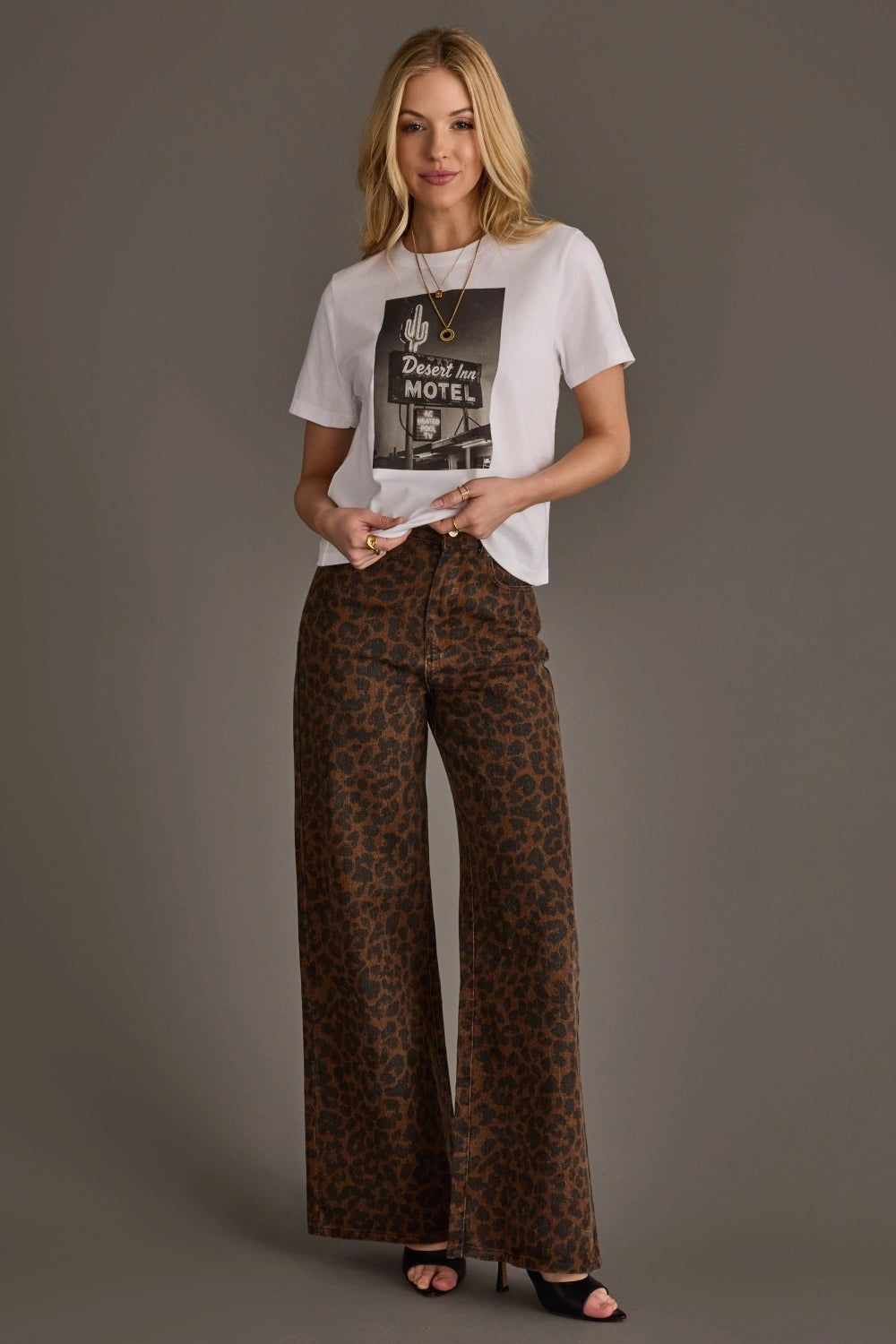 DESERT INN MOTEL GRAPHIC TEE (OFF-WHITE)