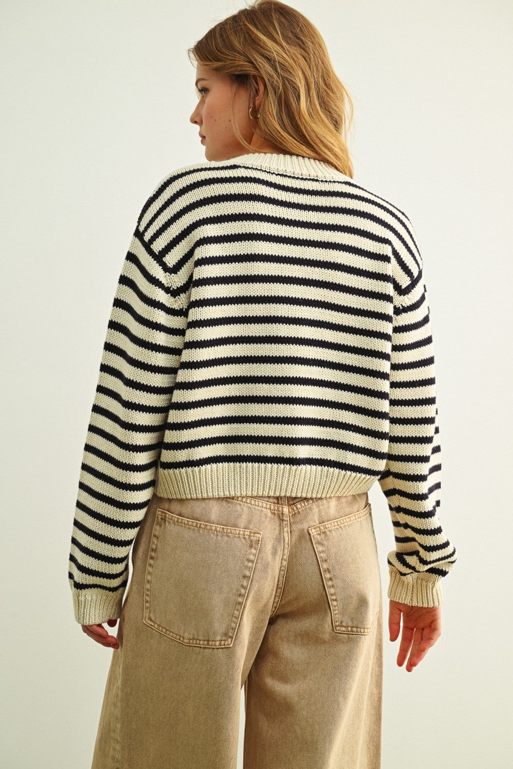 STRIPED BUTTON KNITTED CARDIGAN (B&W)
