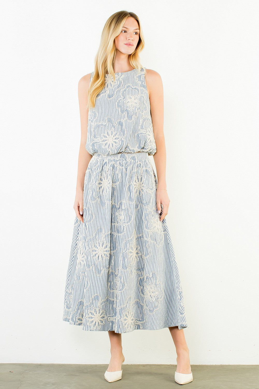 BLUE FLORAL EMBROIDERED MIDI SKIRT