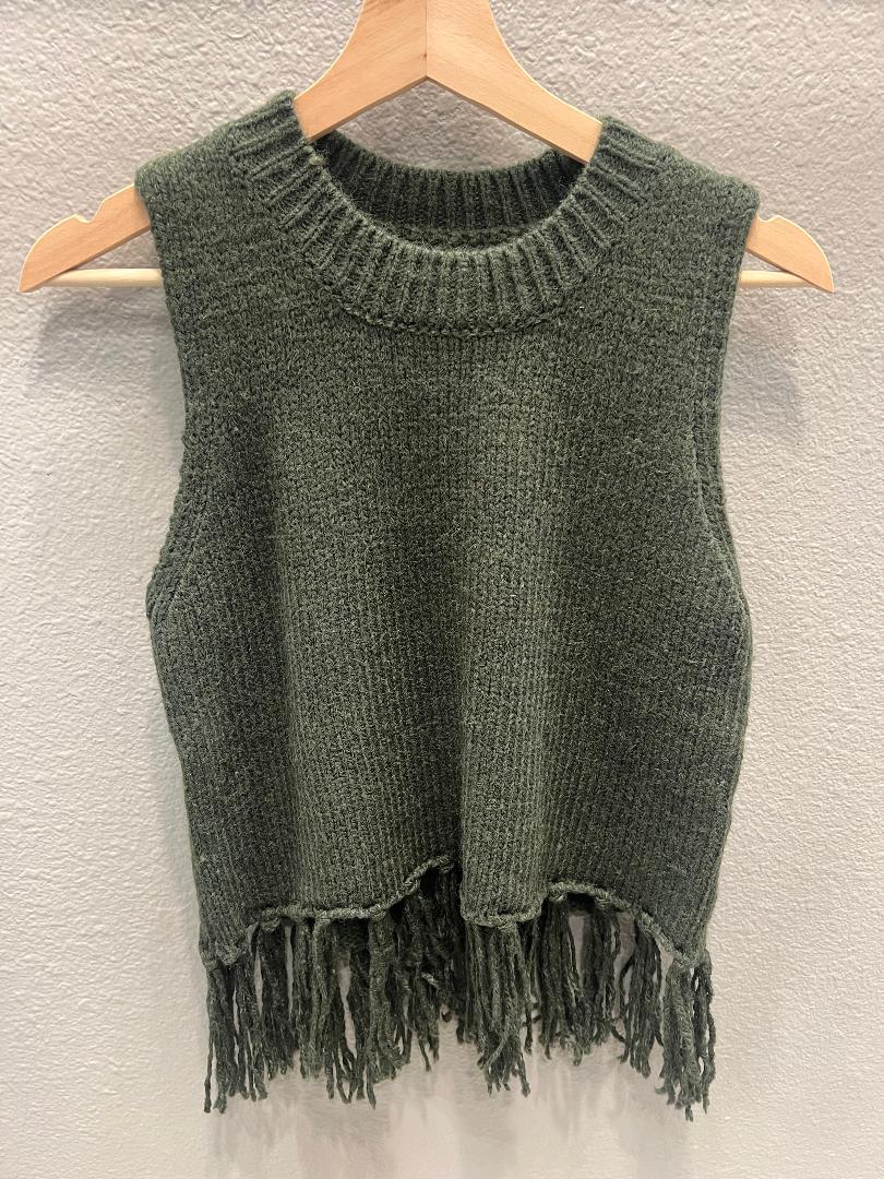 SWEATER VEST W/ FRINGE BOTTOM